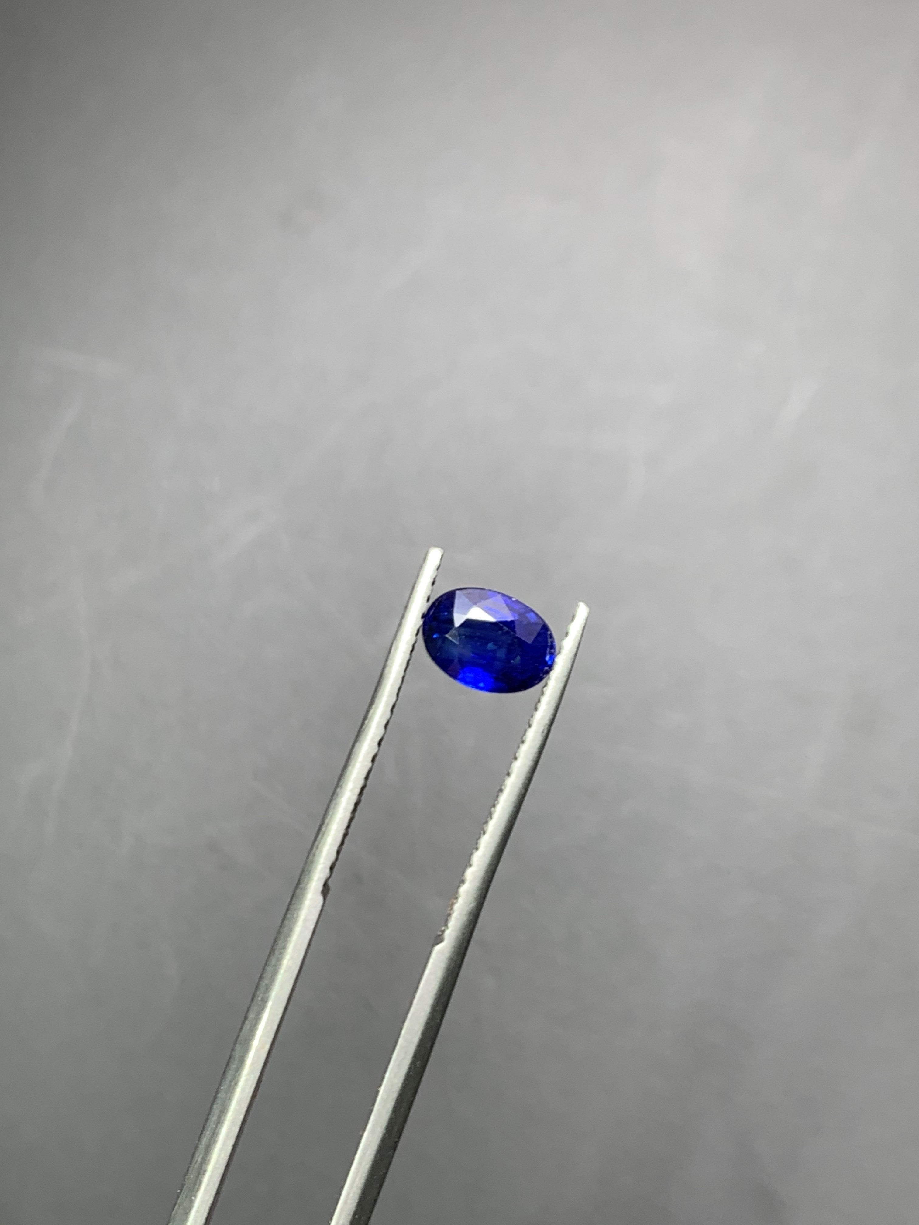 0.98ct 橢圓形藍寶石