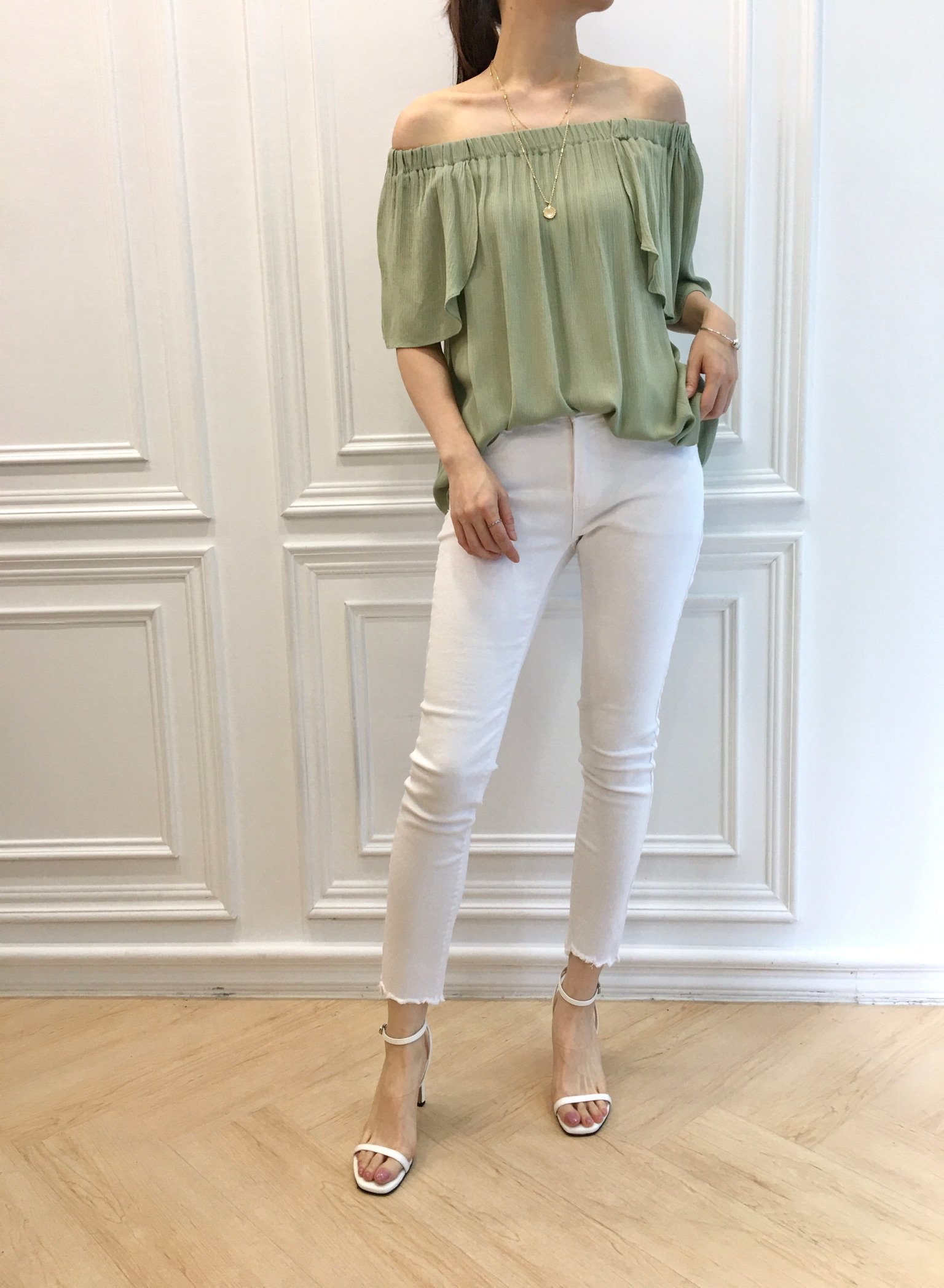 荷葉袖一字領上衣