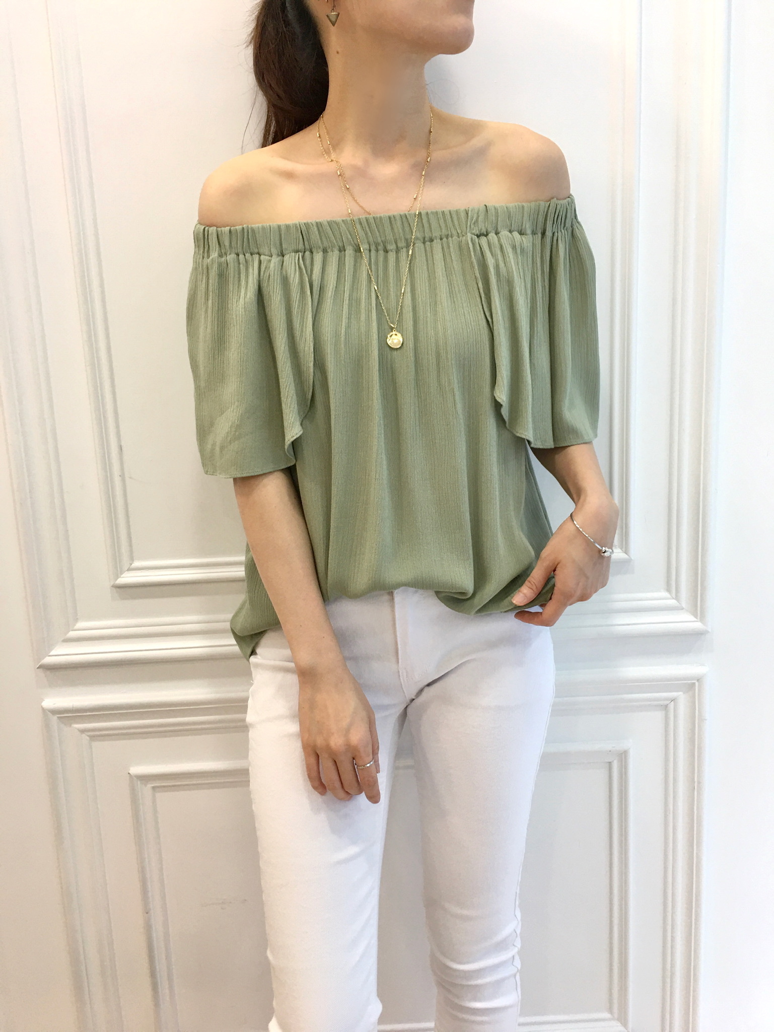 荷葉袖一字領上衣