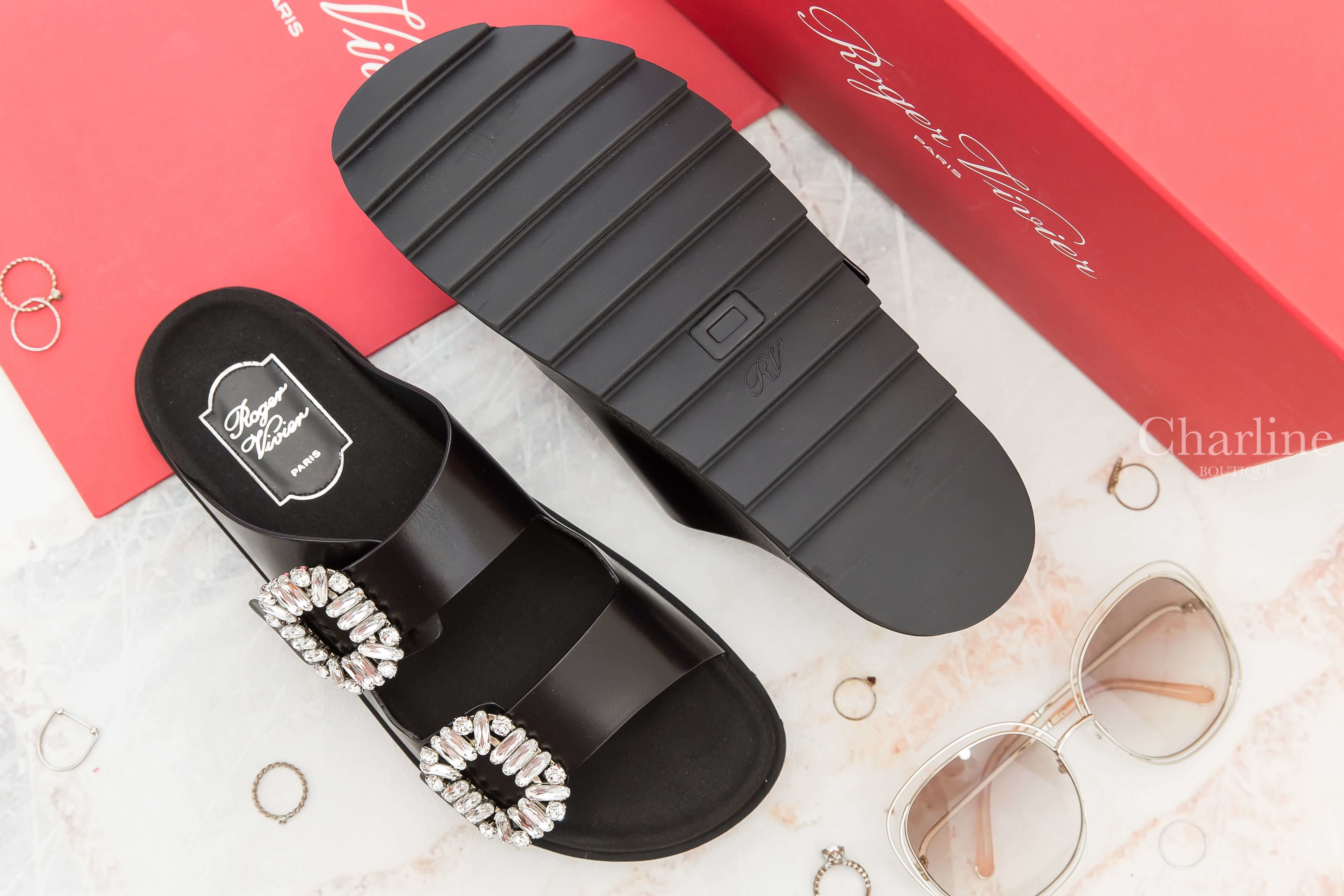 Roger Vivier Slidy Viv' Strass Buckle Sandals In Leather 黑色皮革銀色水晶方鑽平底涼鞋-Charline Boutique 精品代購