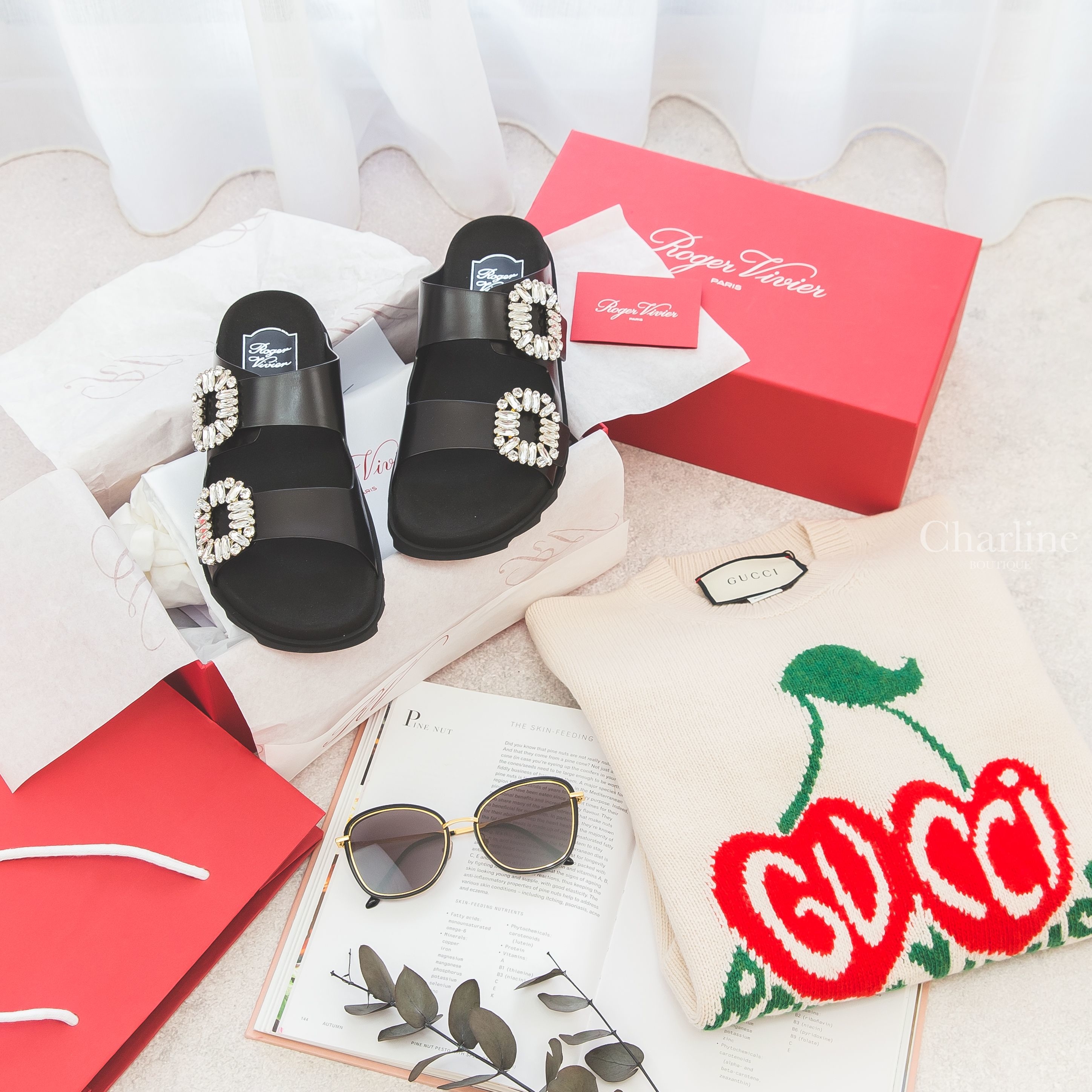 Roger Vivier Buckle Sandals 黑色皮革銀色水晶方鑽平底涼鞋,Gucci Wool Jumper With Cherry Intarsia 象牙白紅櫻桃綠字羊毛長袖毛衣-Charline Boutique 精品代購
