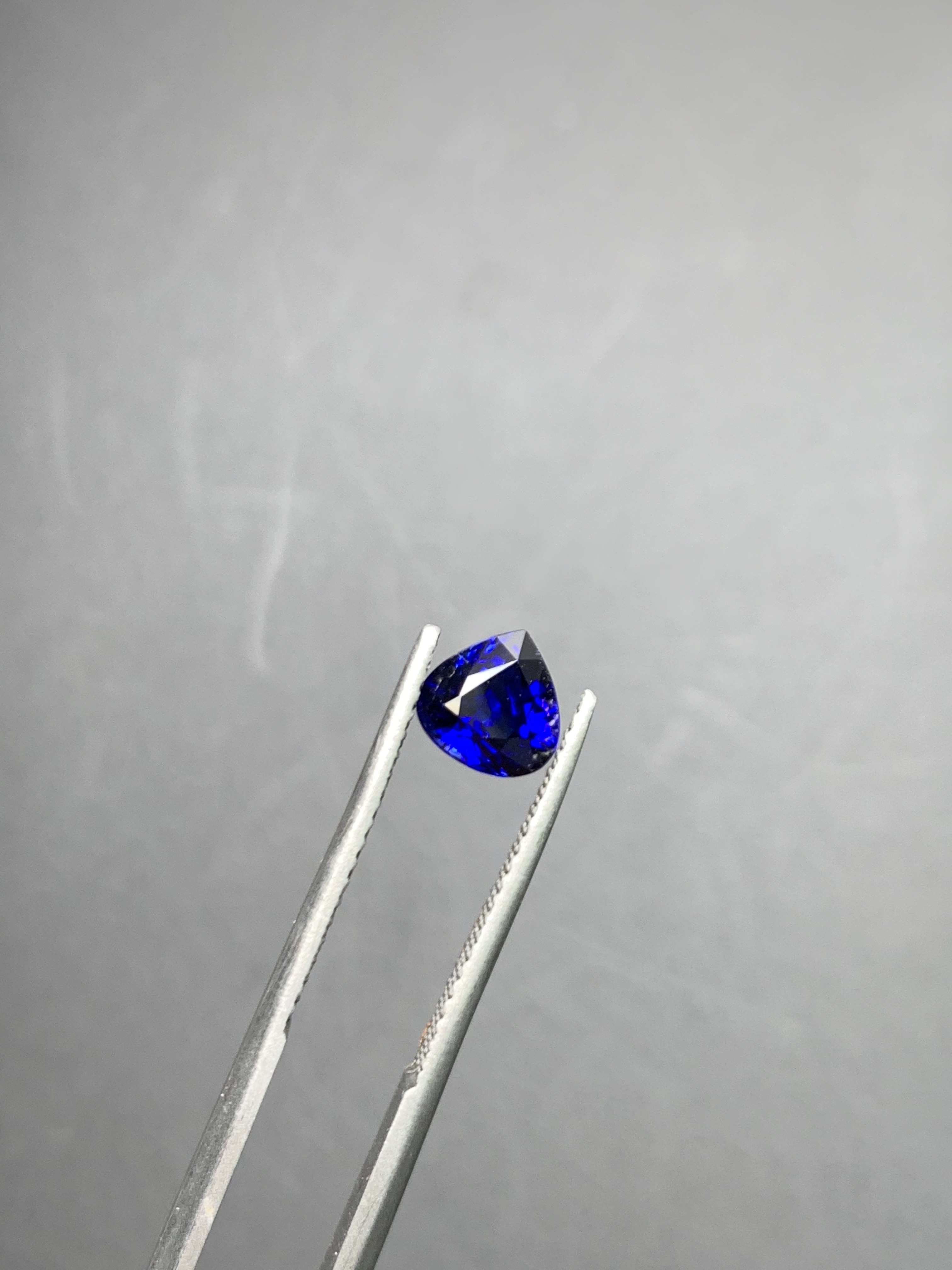 1.09ct 水滴形藍寶石