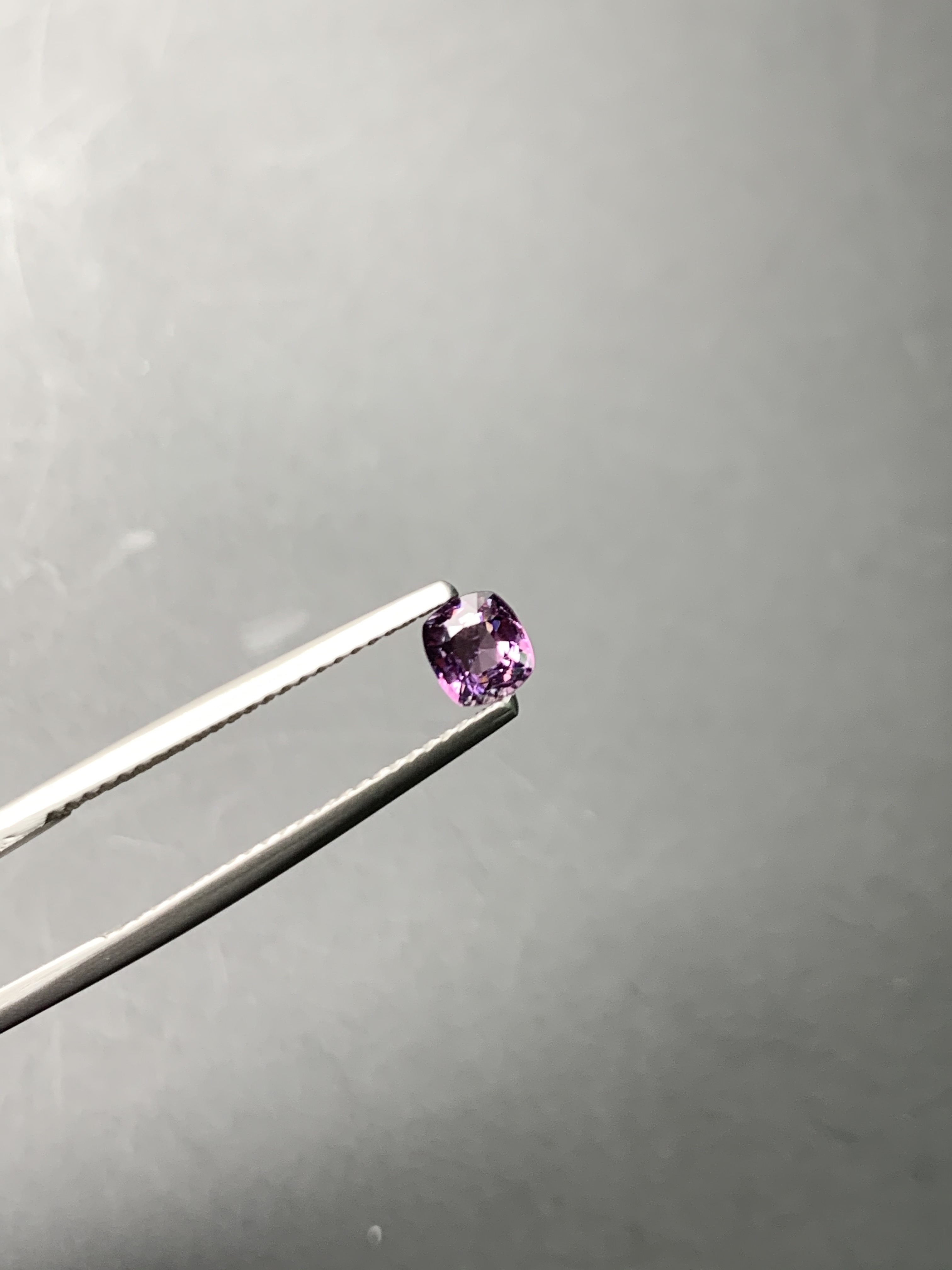0.48ct 枕形紫色尖晶石