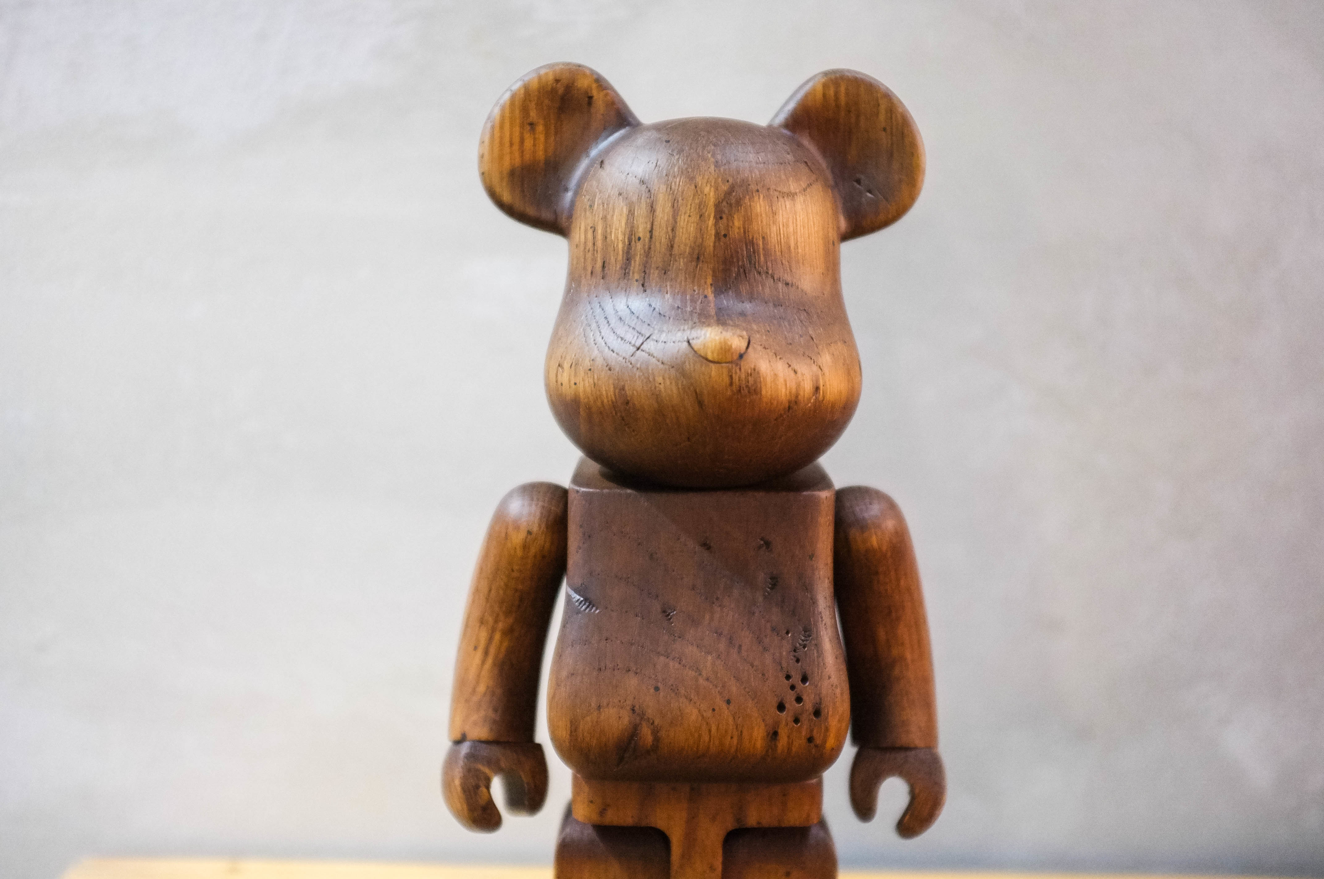 【車庫服飾】Bearbrick 400% Medicom Toy Antique Furniture Model 古木熊