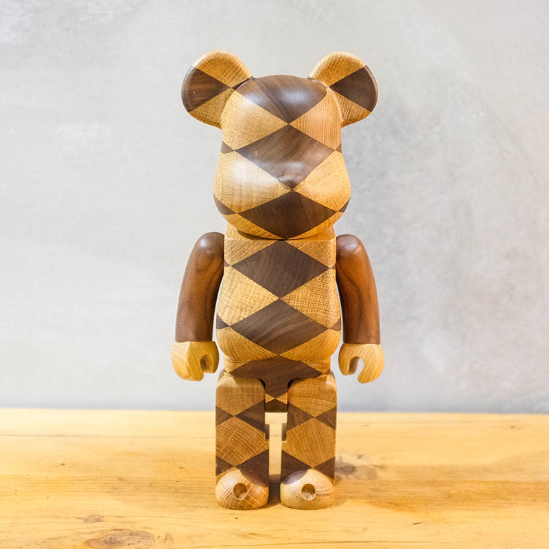 【車庫服飾】Bearbrick 400% Medicom Toy KARIMOKU Woven Wood 菱格 木頭熊