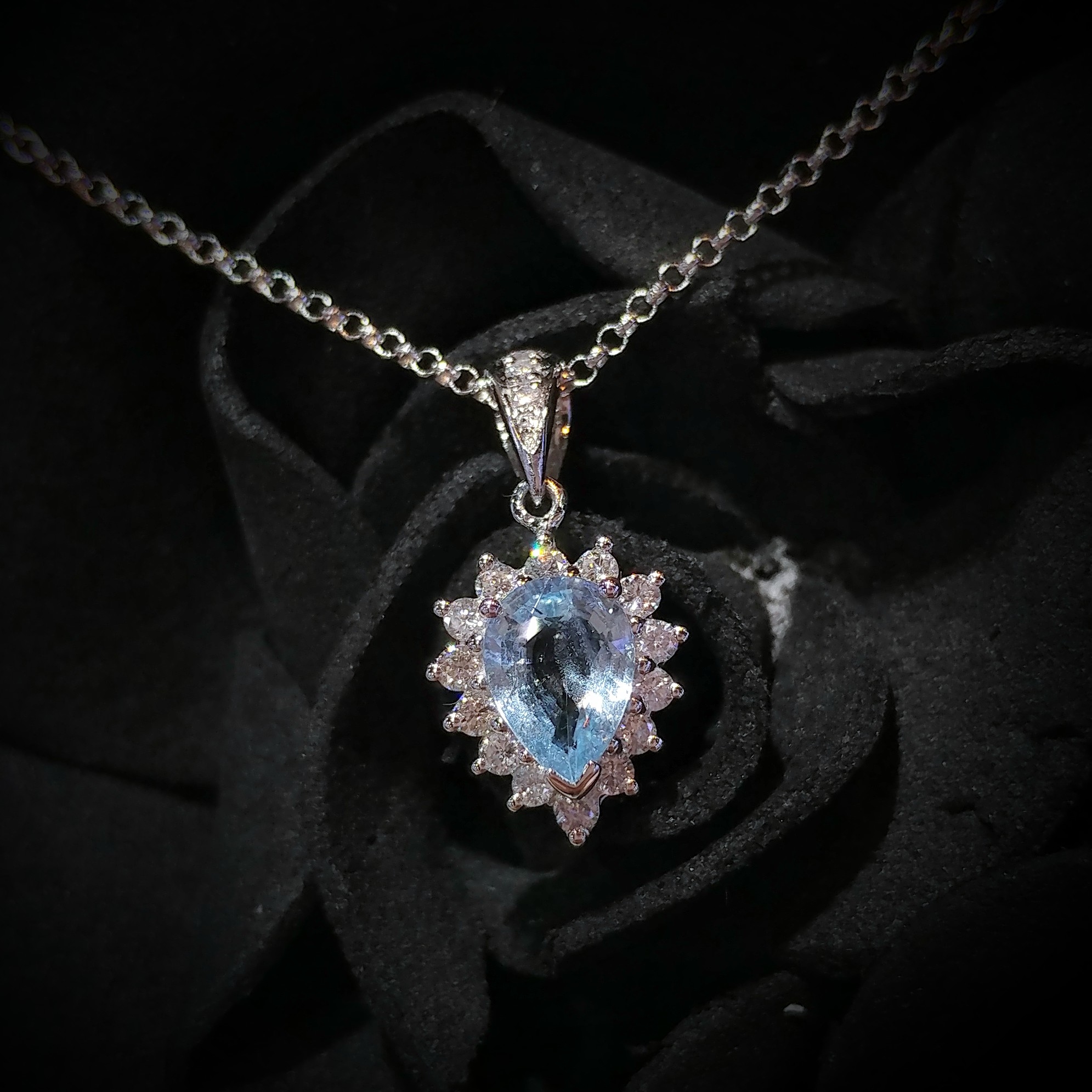 18K White Gold 0.57ct Paraiba and Diamond Pendant