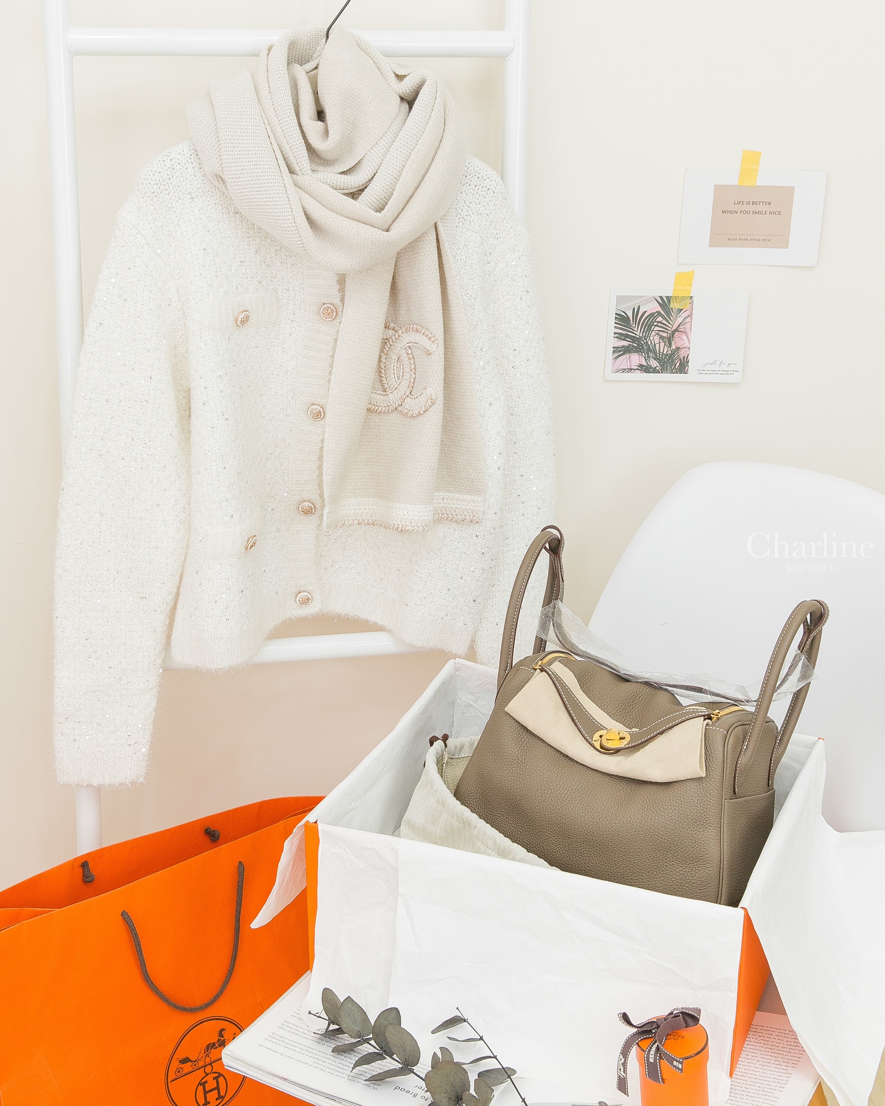 Hermès Lindy 26cm 18 Etoupe Taurillon Clemence Z刻大象灰金釦,Chanel Scarf 米白色/咖啡色漸層滾邊CC喀什米爾圍巾-Charline Boutique 精品代購