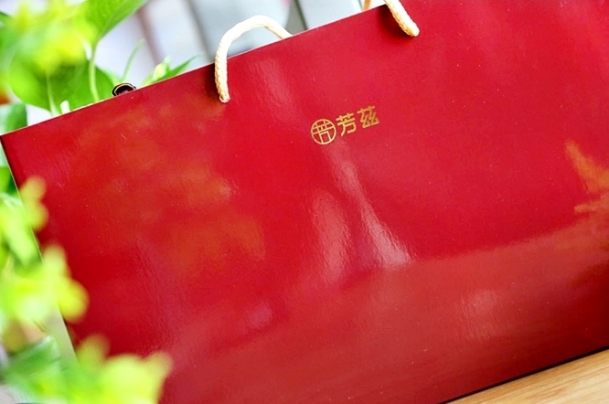 工作相當忙碌又時常作息不規律，長期下來導致精神很容易疲憊又處於很沒體力的狀態，選擇了曾國城代言的「芳茲生技-日月養生滴雞精」，是真正採用全雞滴煉非一般市售角料，低鈉香醇無腥味喝起來非常甘甜，製作過程中也完全不添加一滴水，品質很讓人放心。