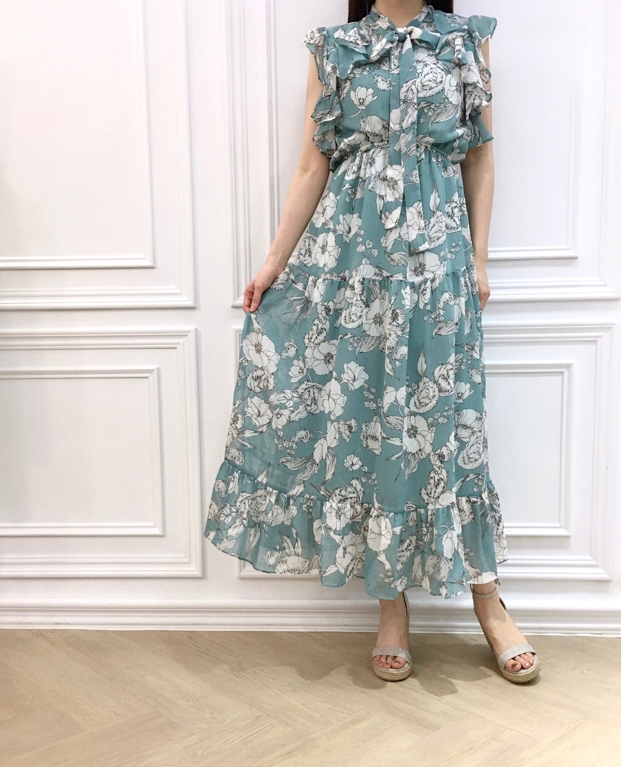 白花荷葉領結長洋