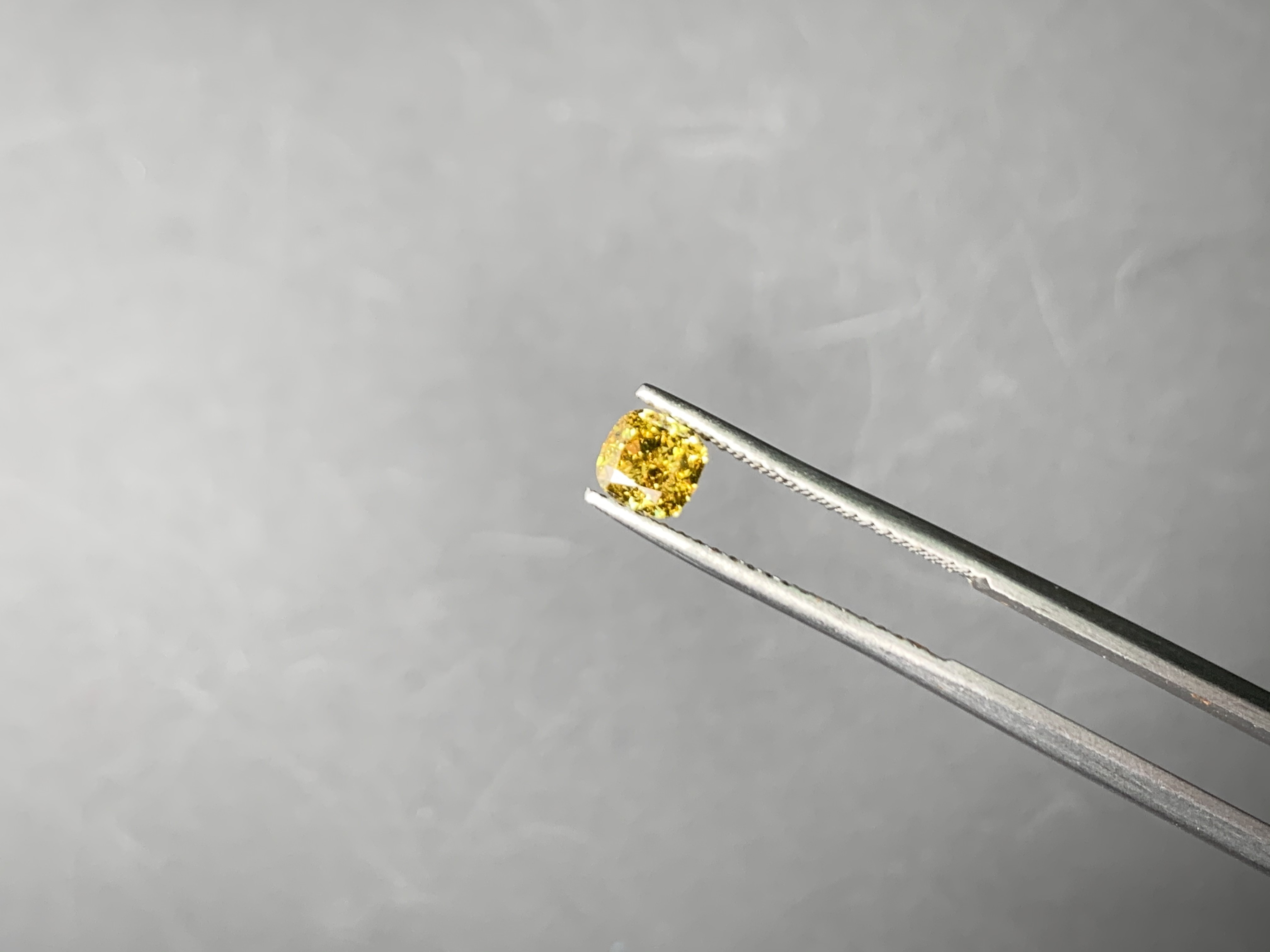 0.54ct 深彩黃鑽石