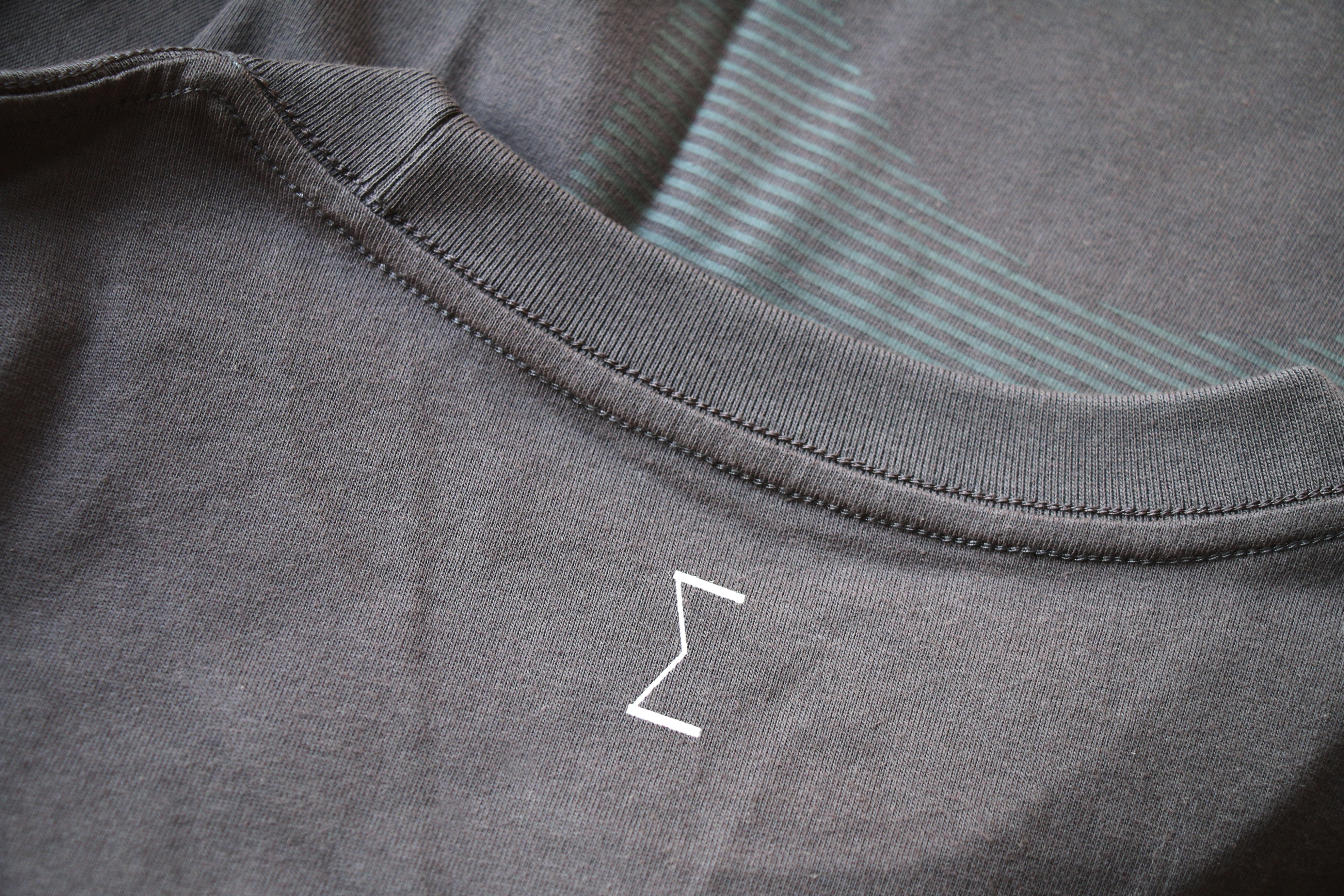 [ 懸日 ] T-Shirt  4:43