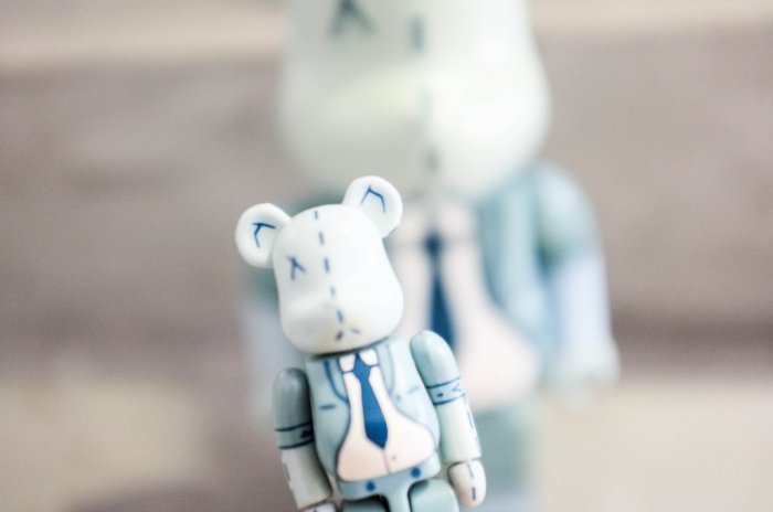 【車庫服飾】收藏品出售 BEARBRICK MEDICOM TOY 400% 100% Kozik 西裝領帶熊