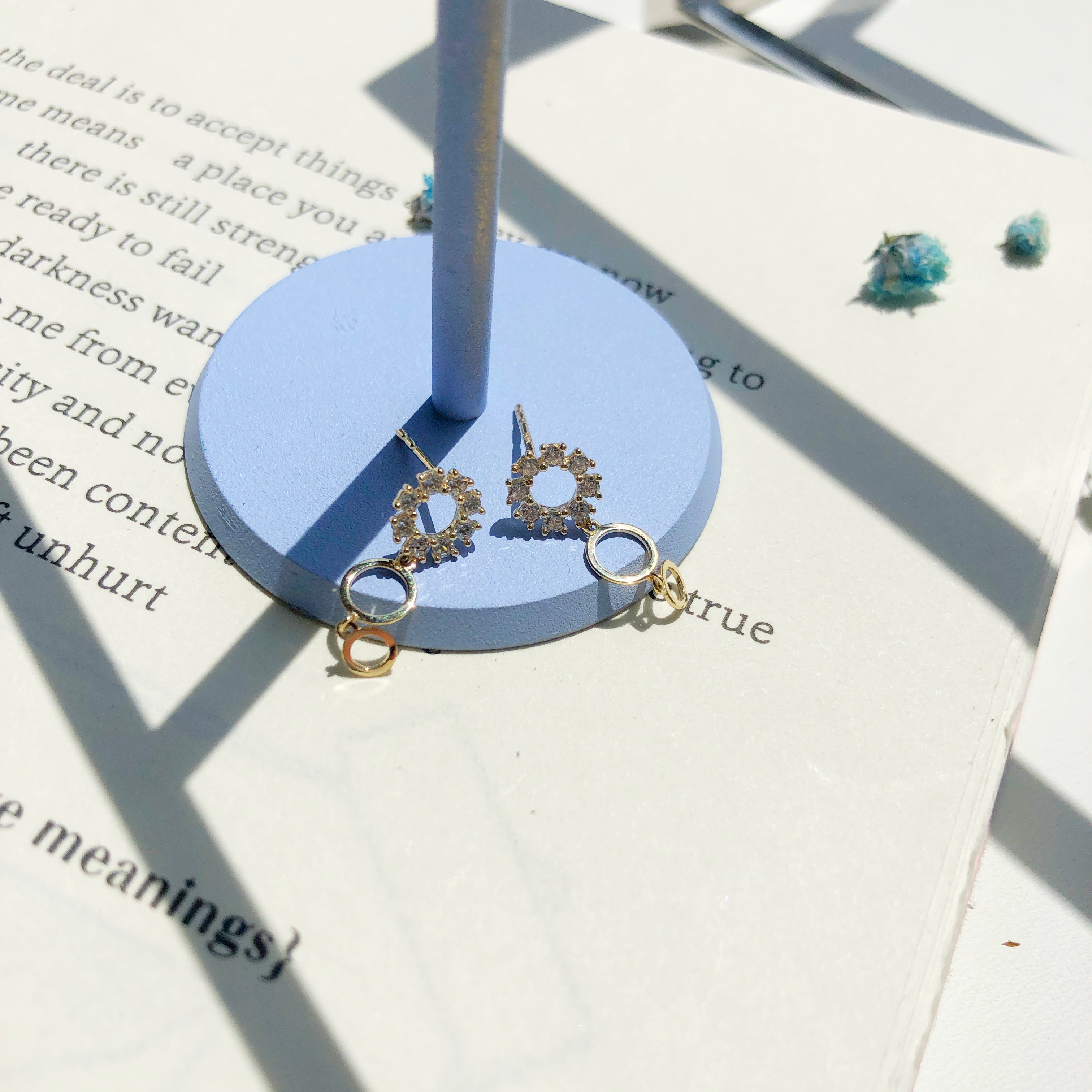 10K/花圈垂墜耳環