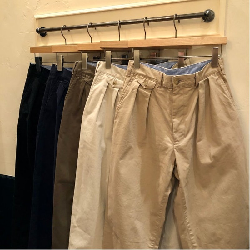 BEAMS PLUS 2 Pleats Twill 超熱賣 日本製 上寬下窄 錐形 休閒褲 余文樂 著用 熱銷款 現貨 38230097874