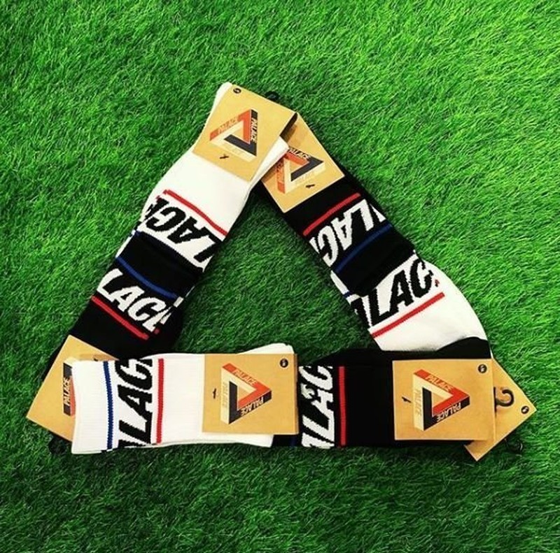 PALACE BASICALLY A SOCK LOGO 襪子 長襪 3色