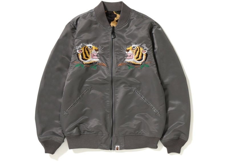 2018AW BAPE TIGER EMBROIDERY REVERSIBLE LIGHT BOMBER JACKET 雙面穿老虎 外套 現貨