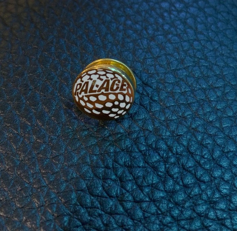 PALACE PIN 別針 金色 英國