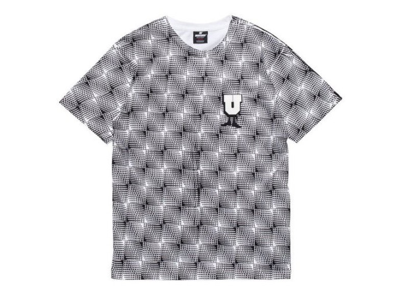 UNDEFEATED WAVY TEE 短TEE 滿版 條紋 春夏 5900745