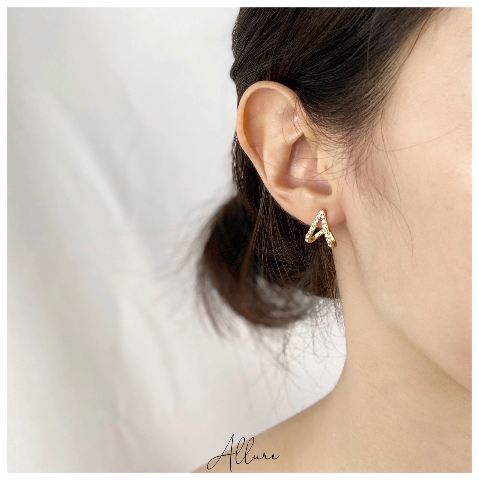 肆玥xAllure三角鑲鑽耳環
