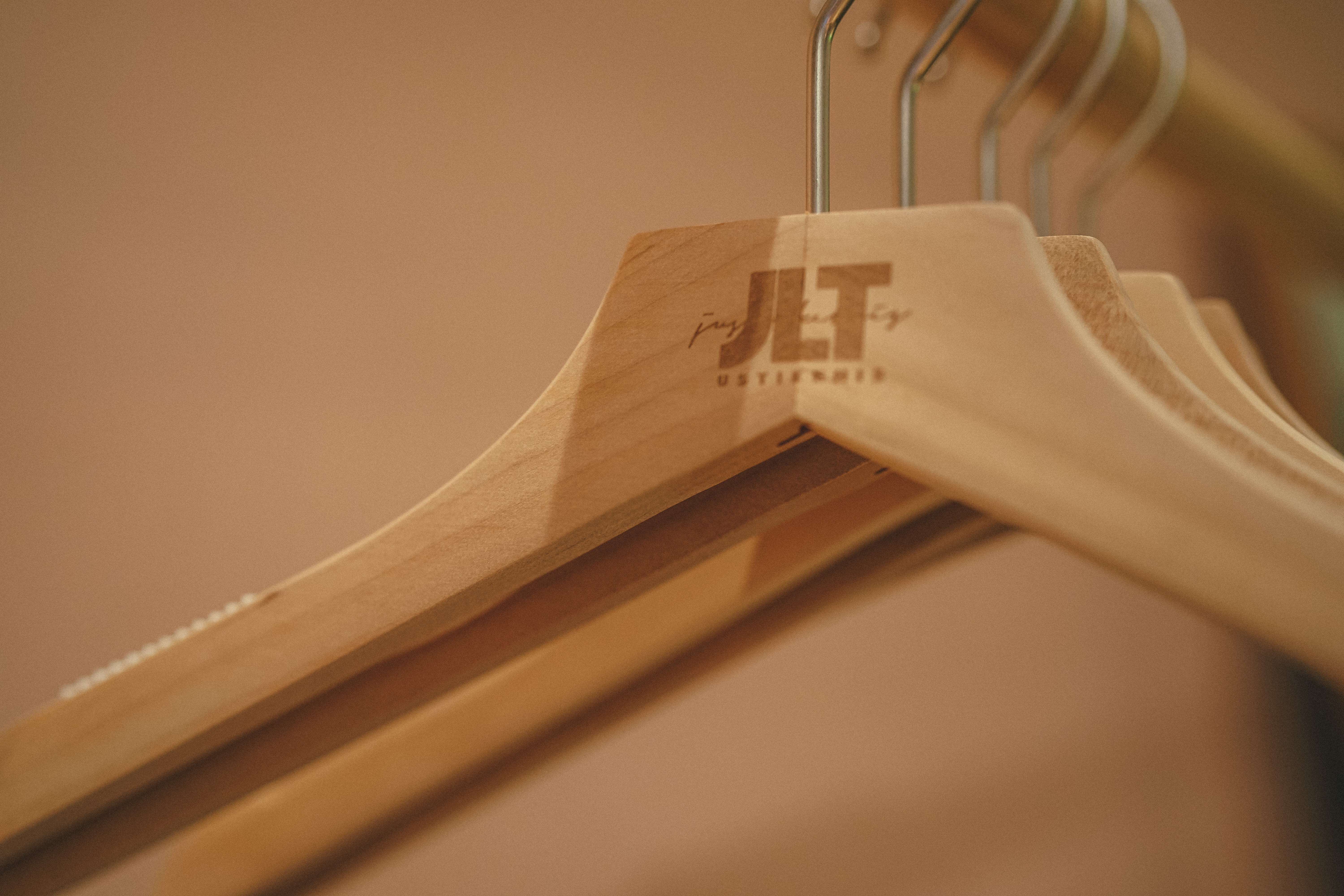 【JLT Selection】原木製衣架 (五入組) (上衣用)