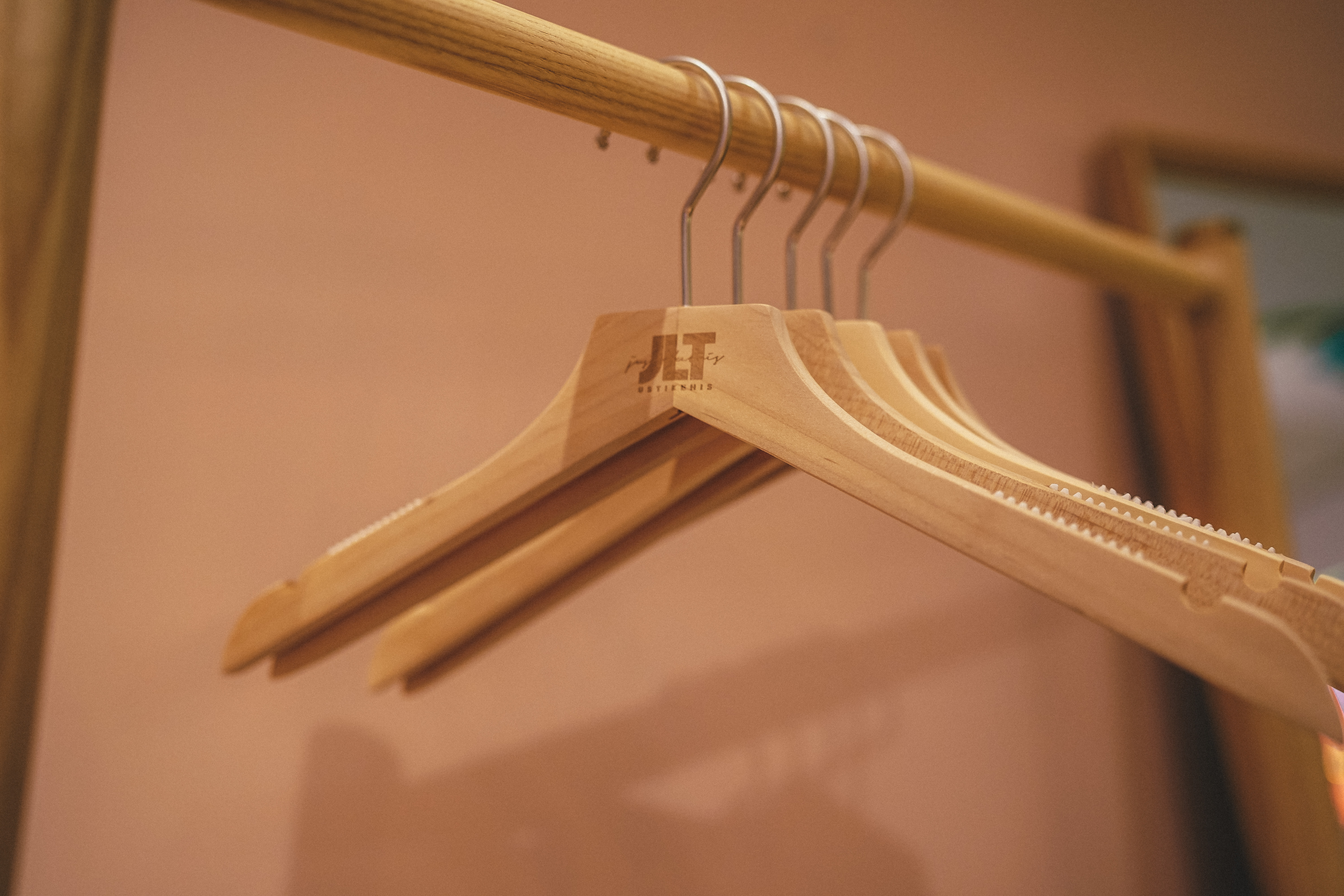 【JLT Selection】原木製衣架 (五入組) (上衣用)