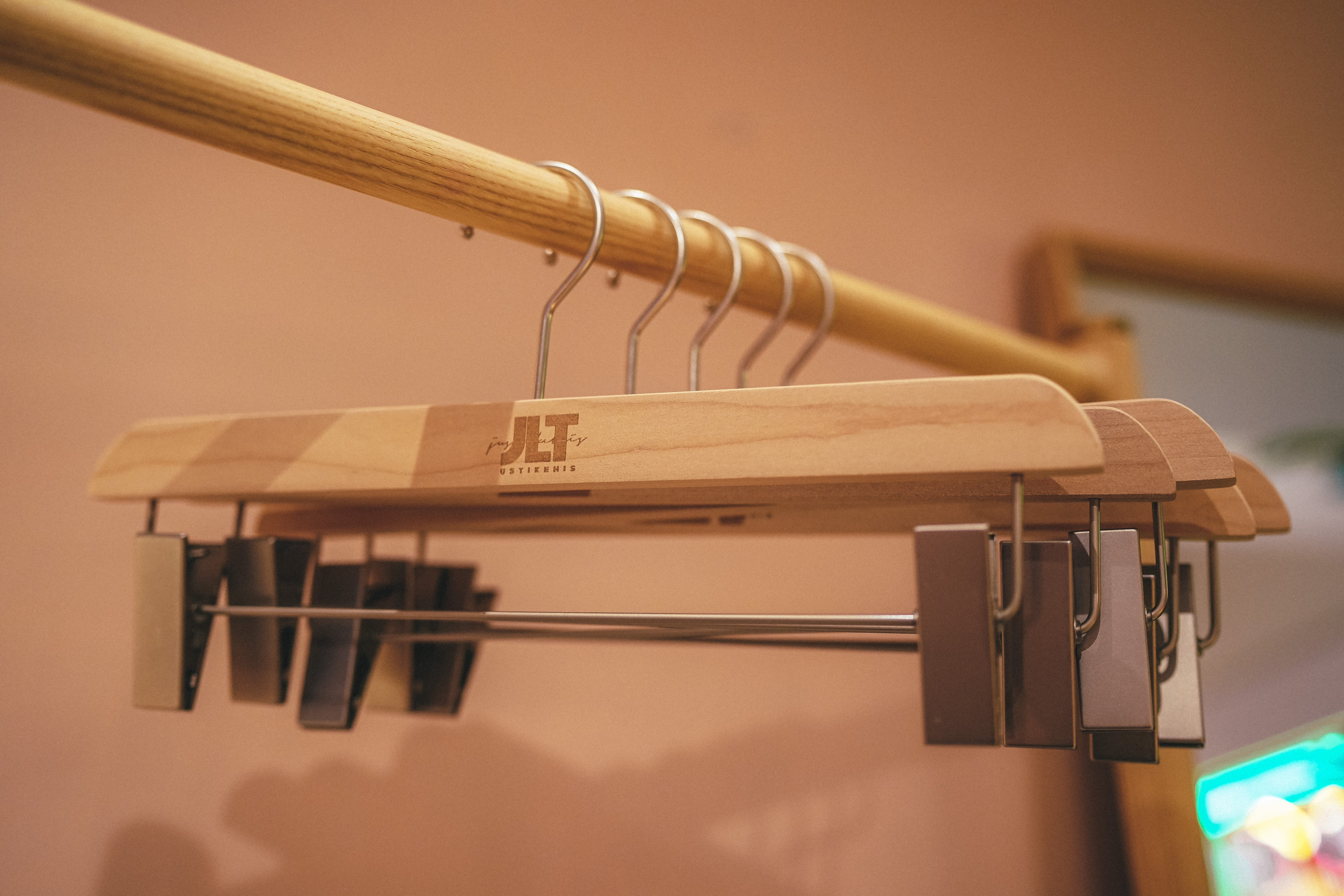 【JLT Selection】原木製衣架 (五入組) (褲/裙用)