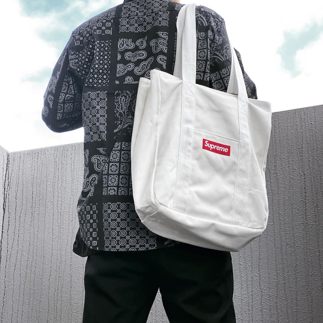 バッグSupreme Canvas Tote - トートバッグ