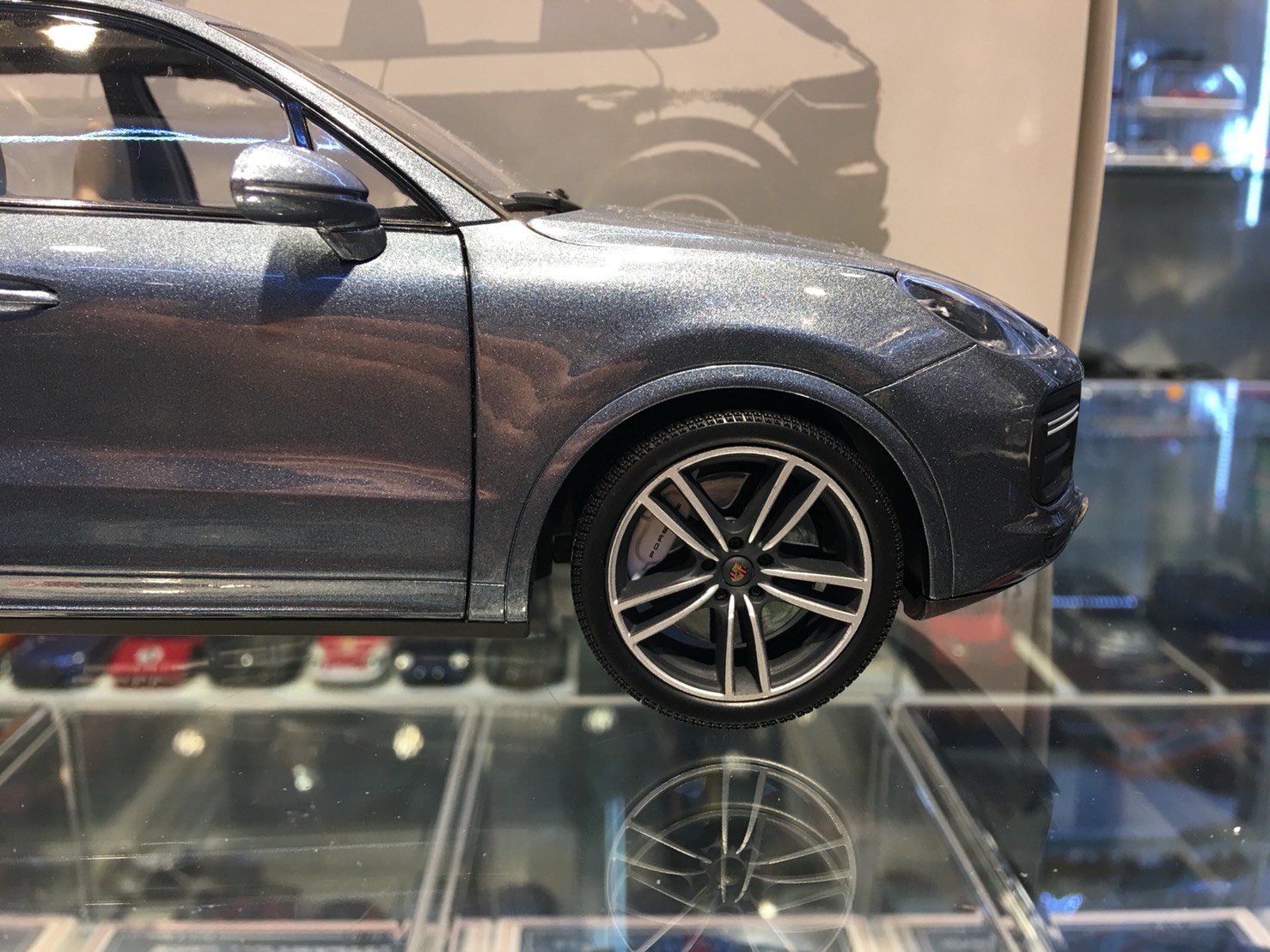 Porsche Cayenne Turbo S 2017 Blue Metallic Minichamps 155066071 - Miniatures  Autos Motos