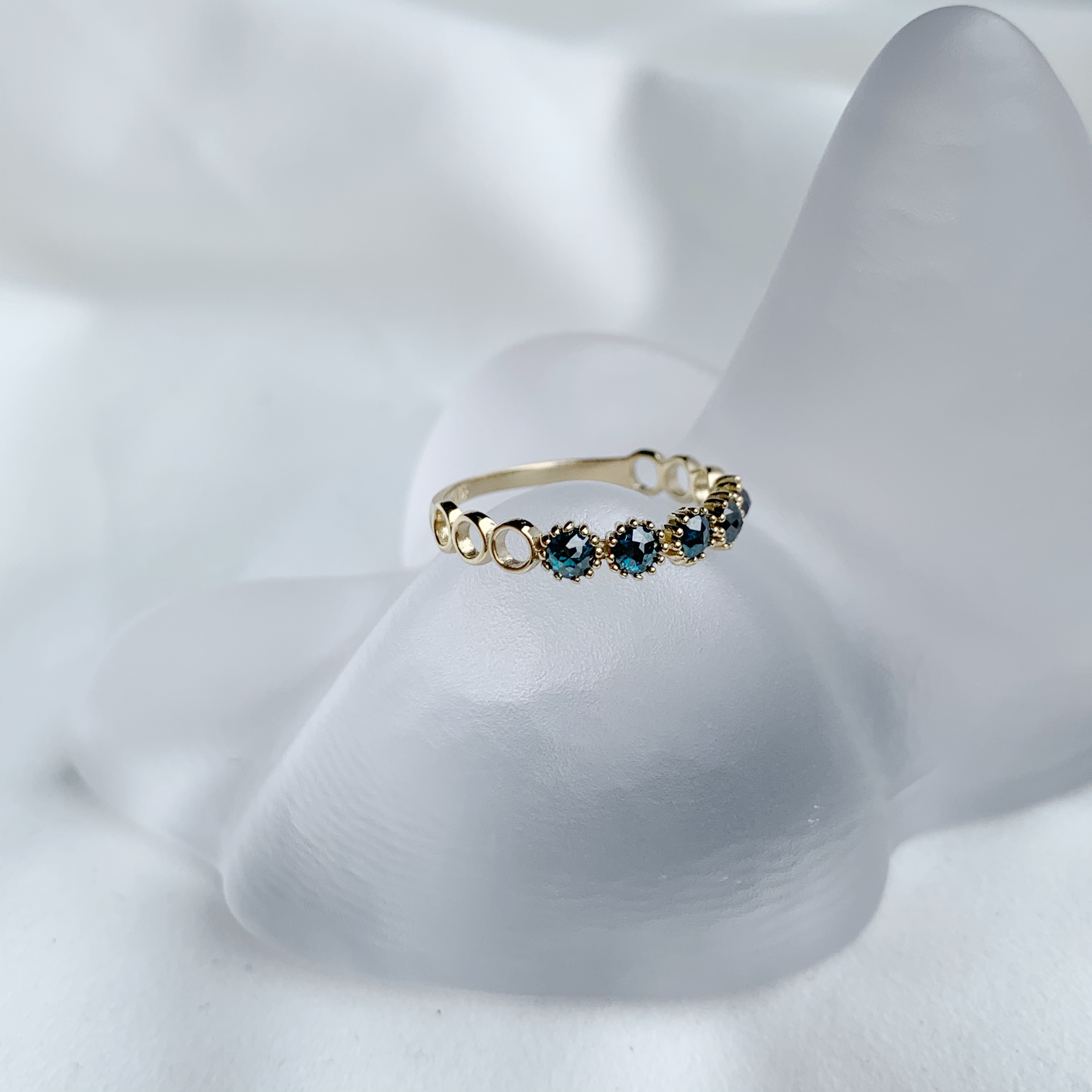 14k 0.45ct圈圈五顆藍鑽原礦戒指