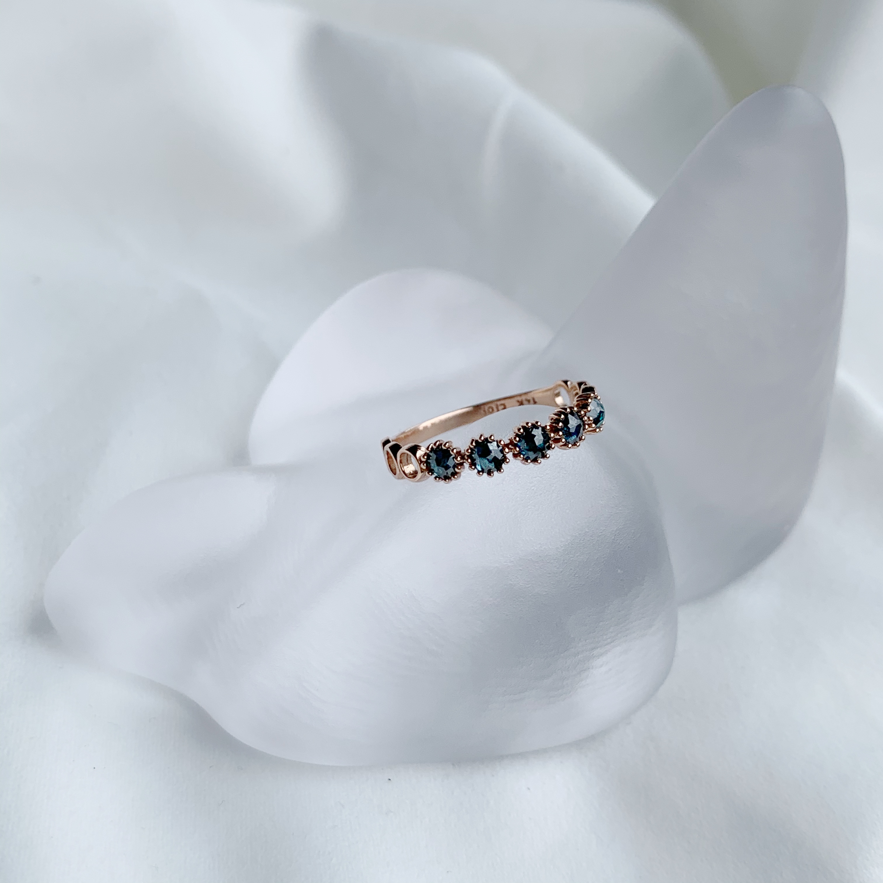 14k 0.45ct圈圈五顆藍鑽原礦戒指