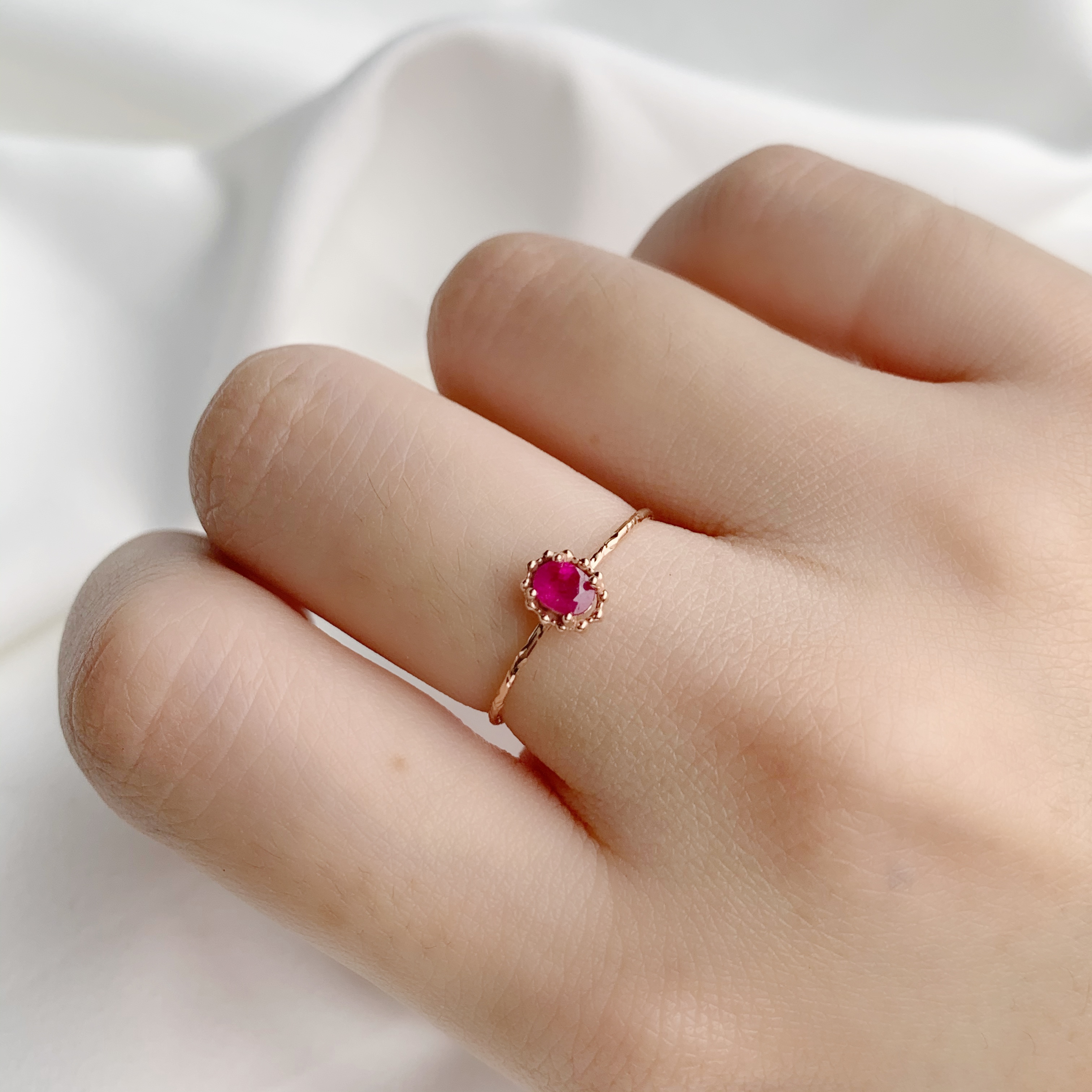 14K餅乾簍空紅寶細戒