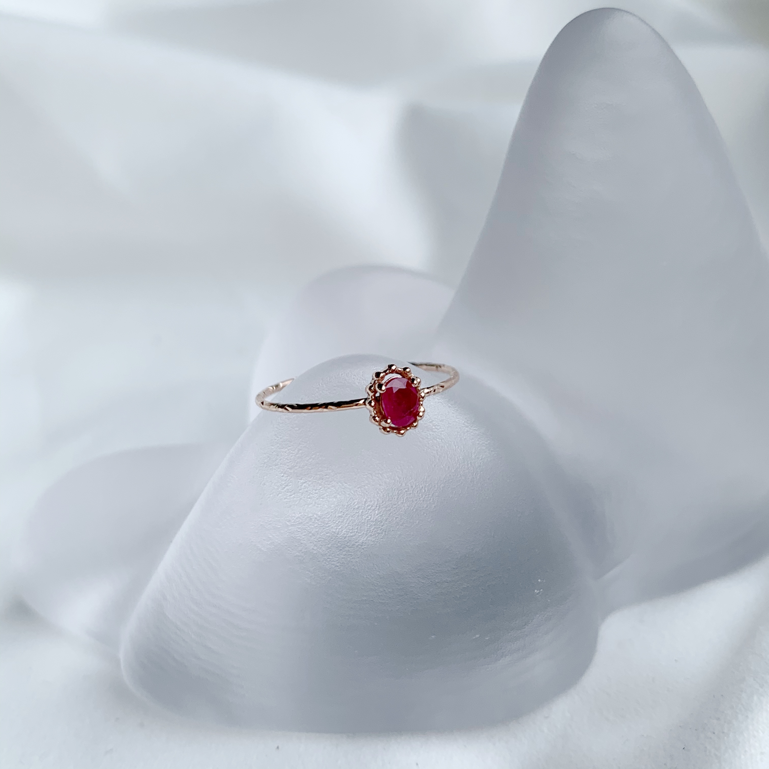 14K餅乾簍空紅寶細戒