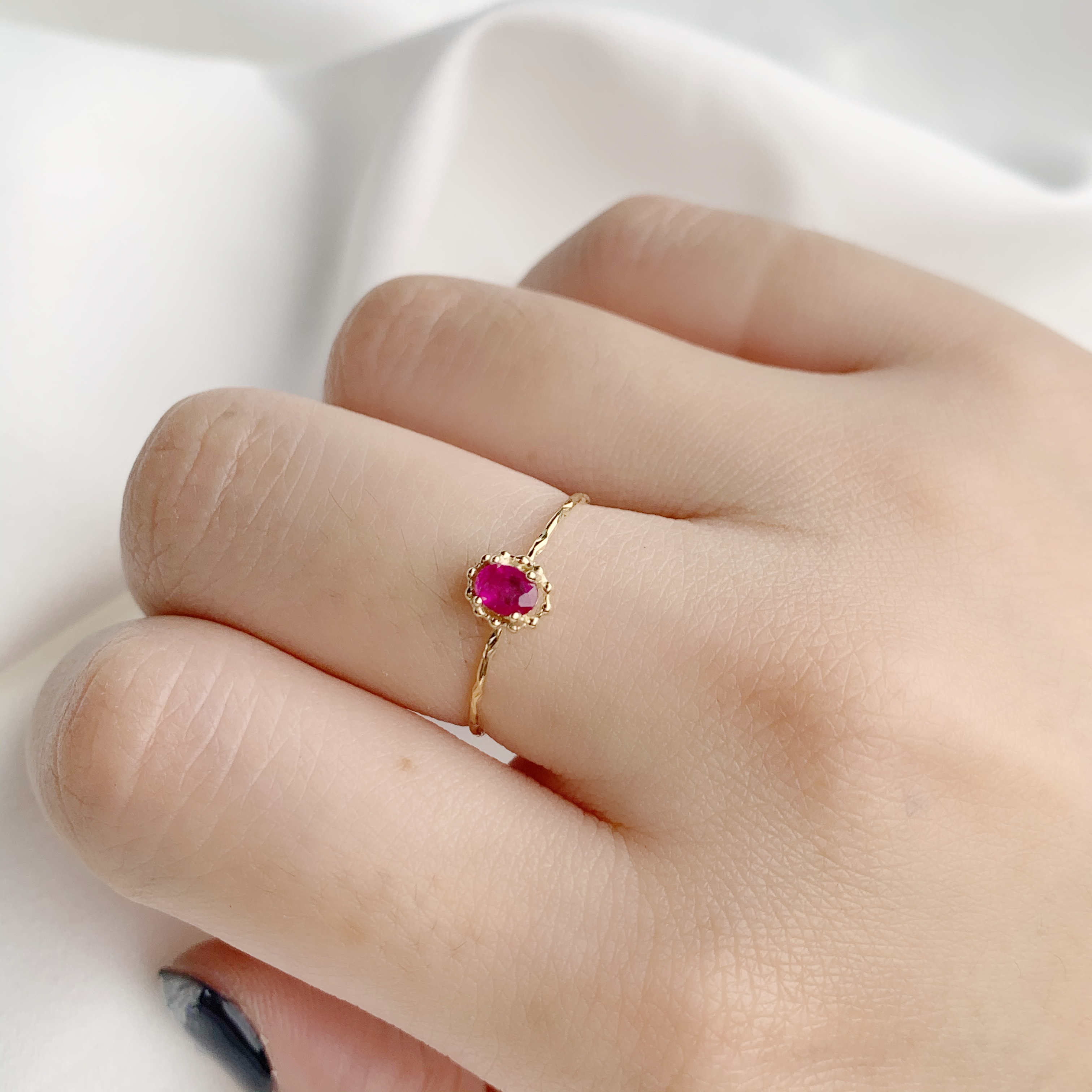 14K餅乾簍空紅寶細戒