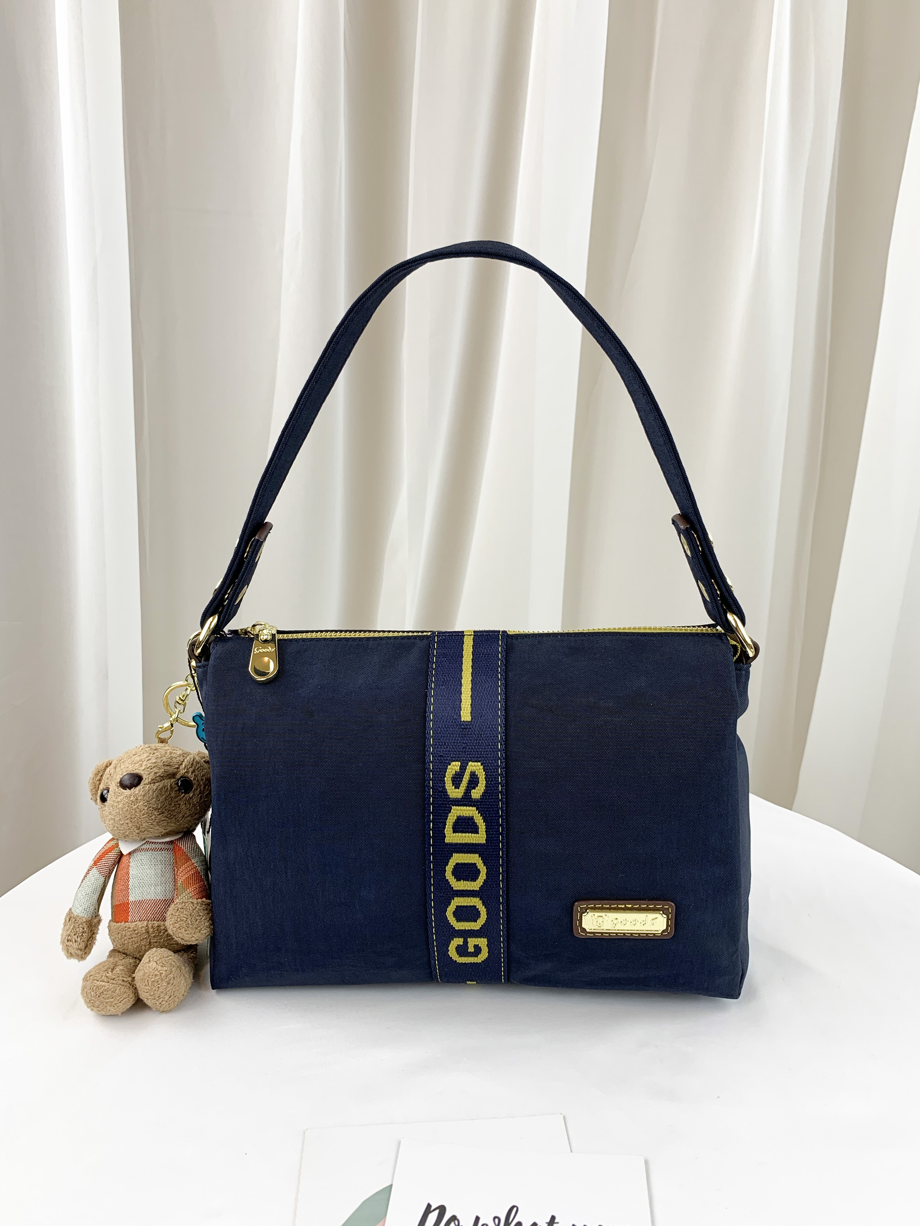 GOODS 織帶黃藍 丹寧防潑水側背包 附小熊吊飾 #2454