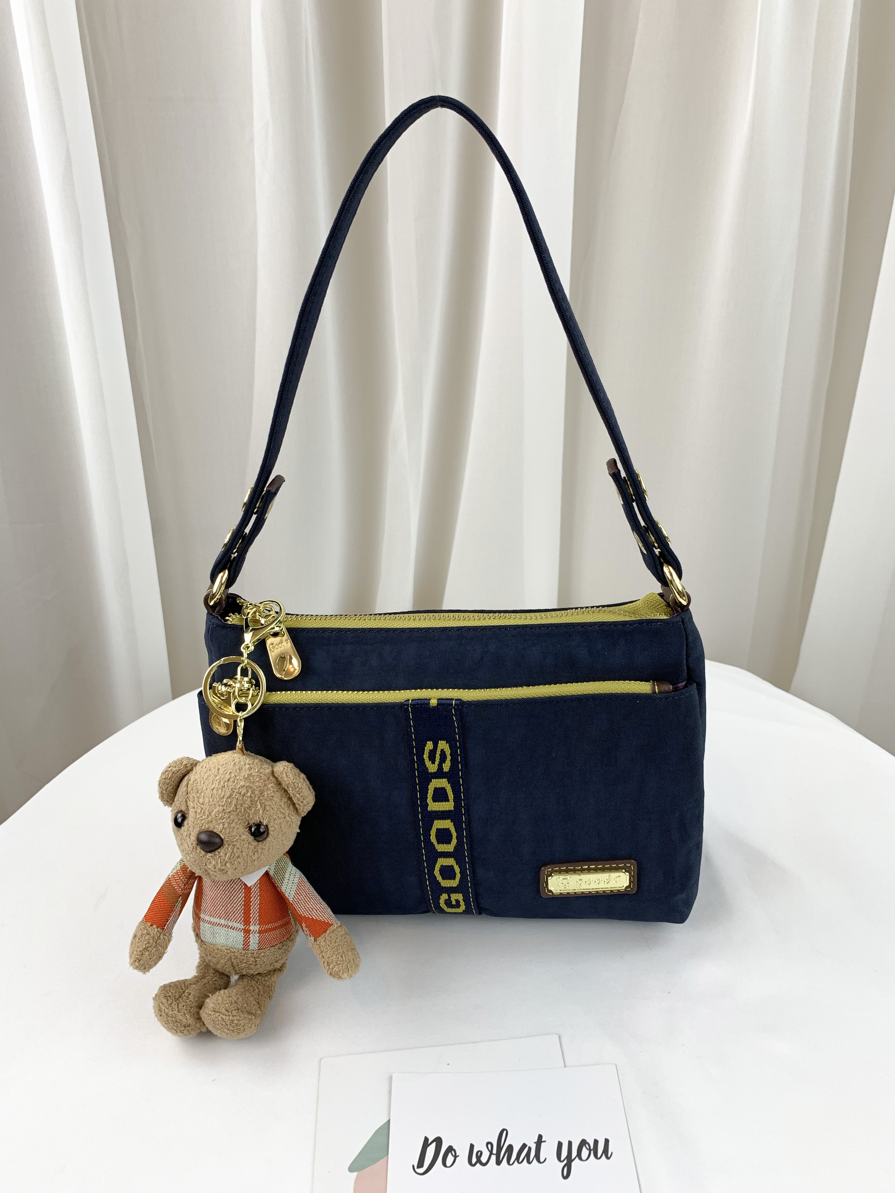 GOODS 織帶黃藍 丹寧防潑水肩背包 / 側背包 附小熊吊飾 #2563