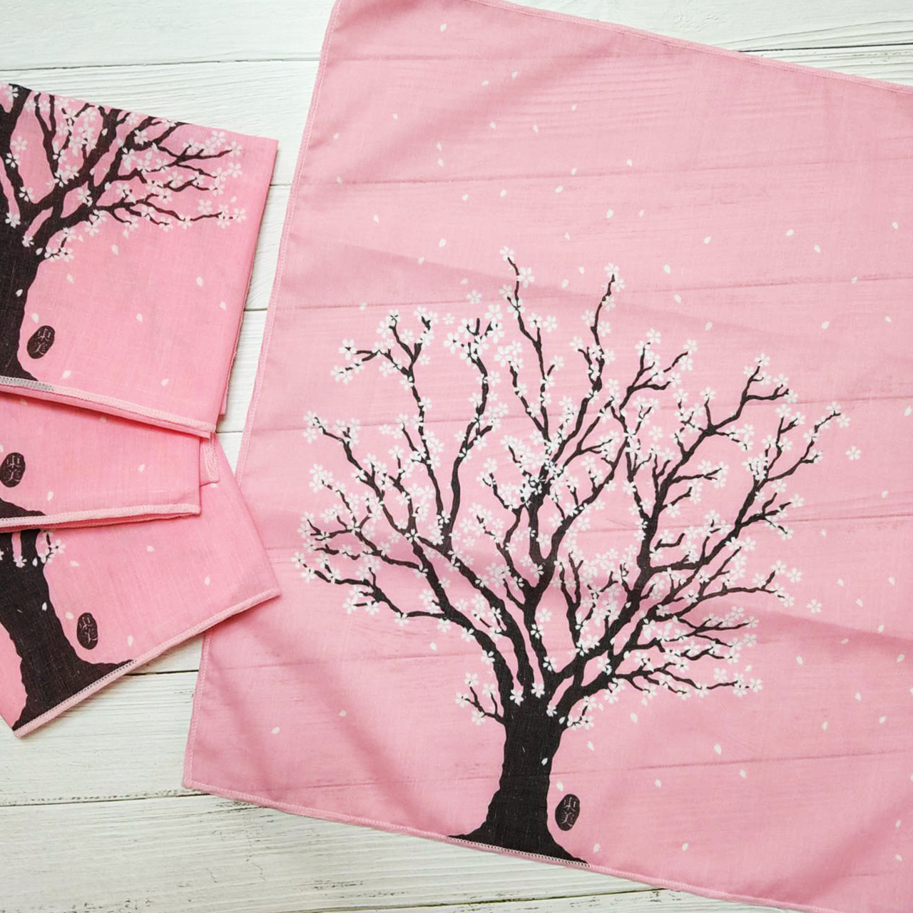 《漫長的告別：記登輝先生，以及其他》櫻花手巾