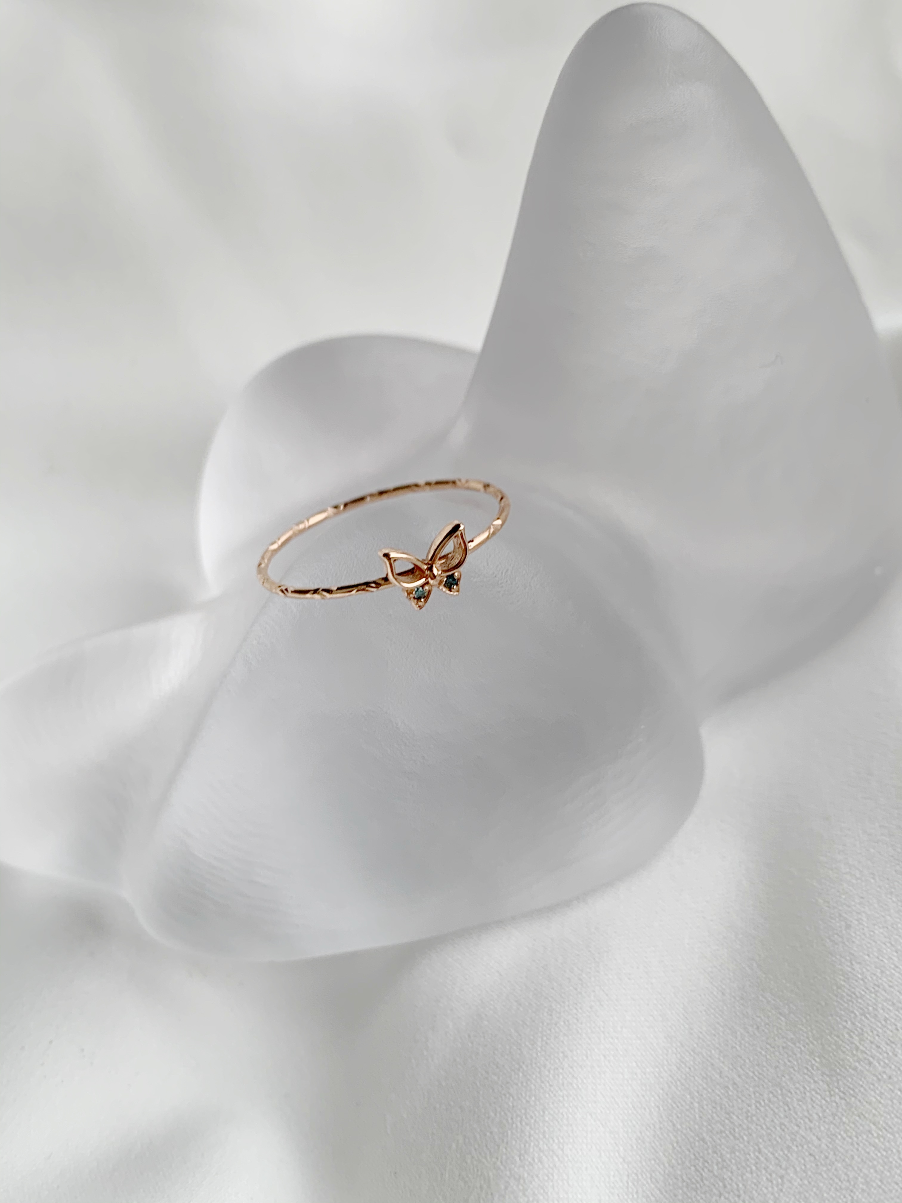 14K簍空蝴蝶藍鑽細戒