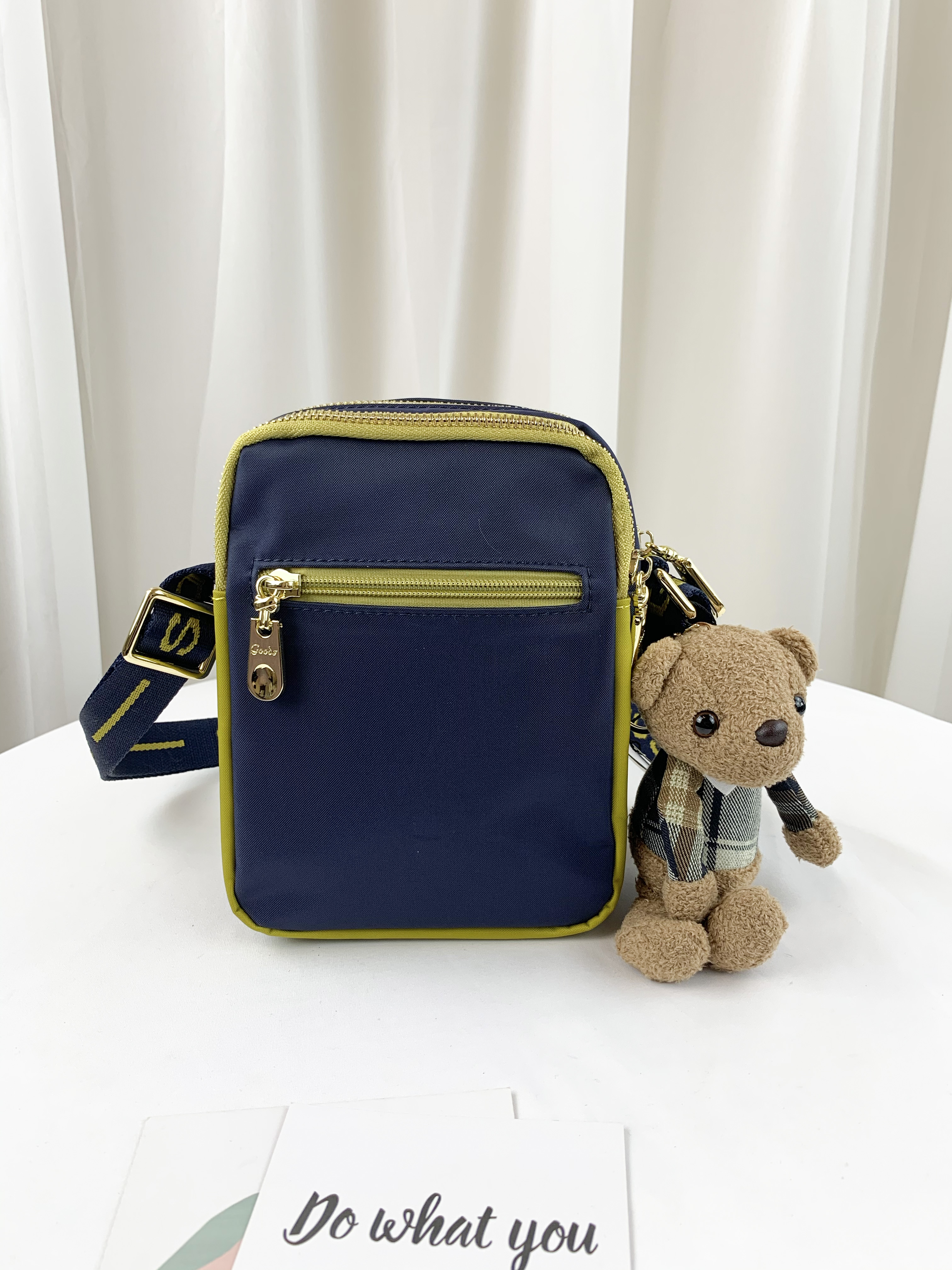 GOODS 織帶芥末黃藍 尼龍防潑水側背包 / 手機袋 附小熊吊飾 #2499