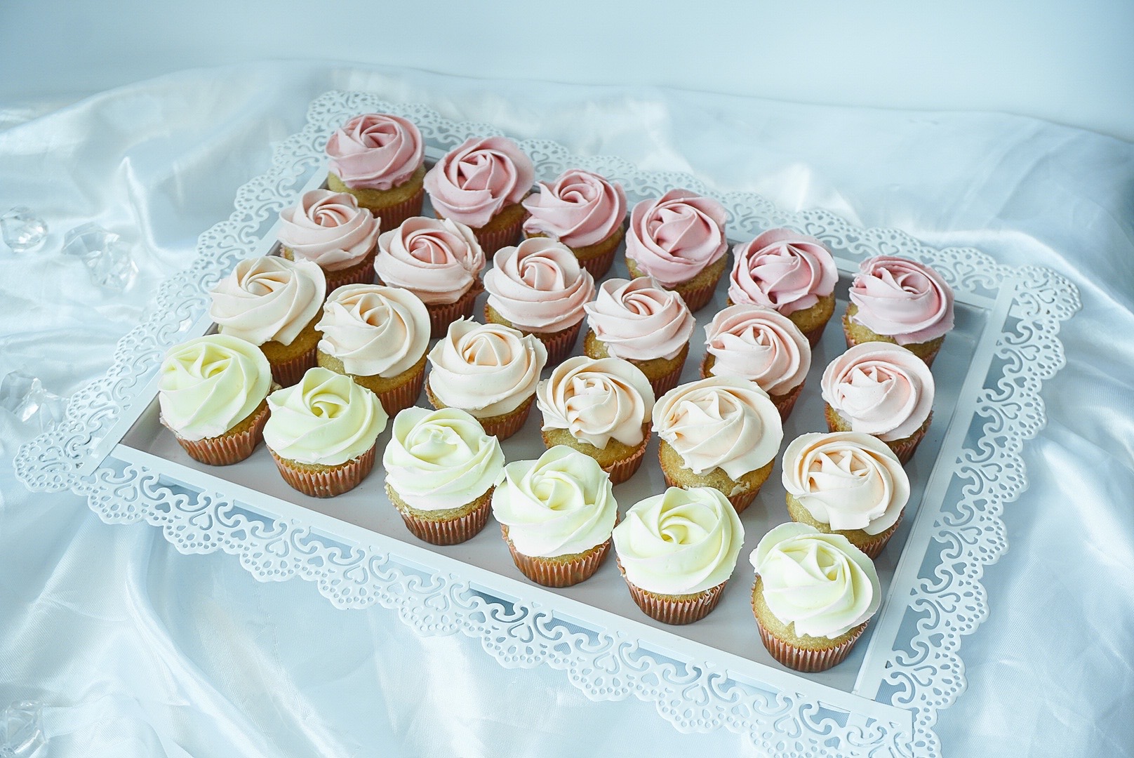 粉紅迷你杯子蛋糕組合