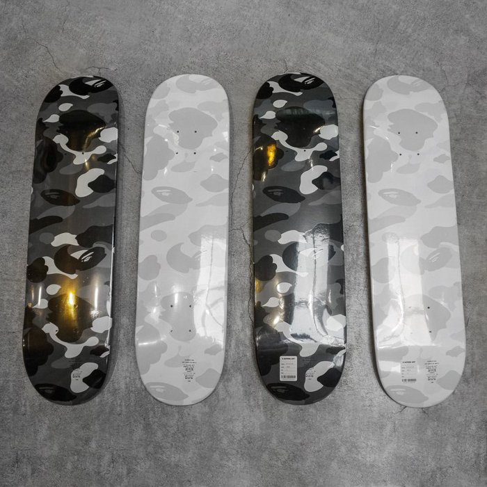 車庫服飾 -現貨 A BATHING APE BAPE CITY CAMO SKATEBOARD 滑板 夜光