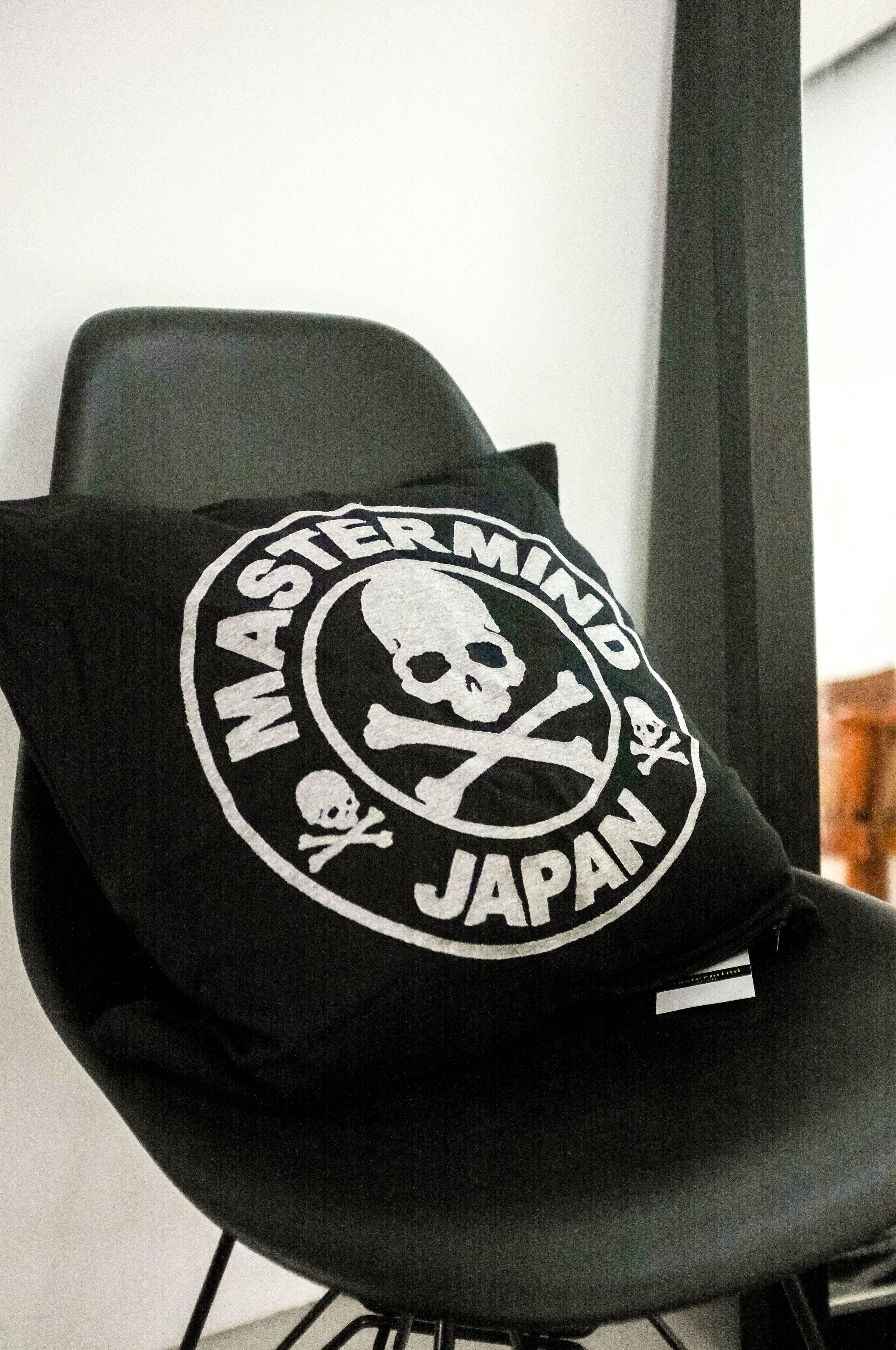 【車庫服飾】收藏品出售 mastermind JAPAN MMJ BUILDING Carre 骷髏黑暗布抱枕