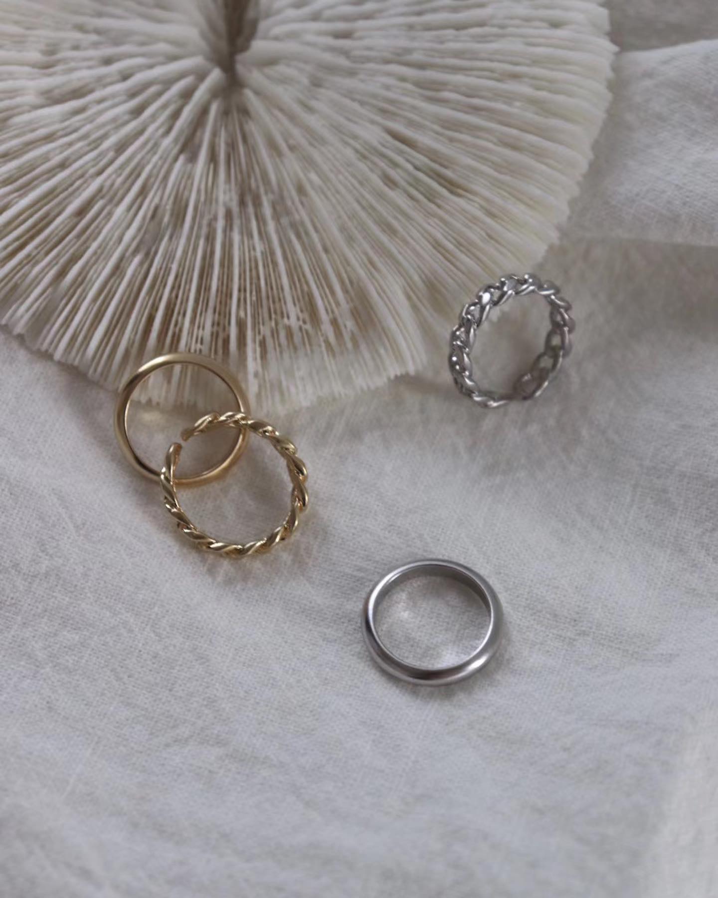 復古金屬戒指兩入組。兩色