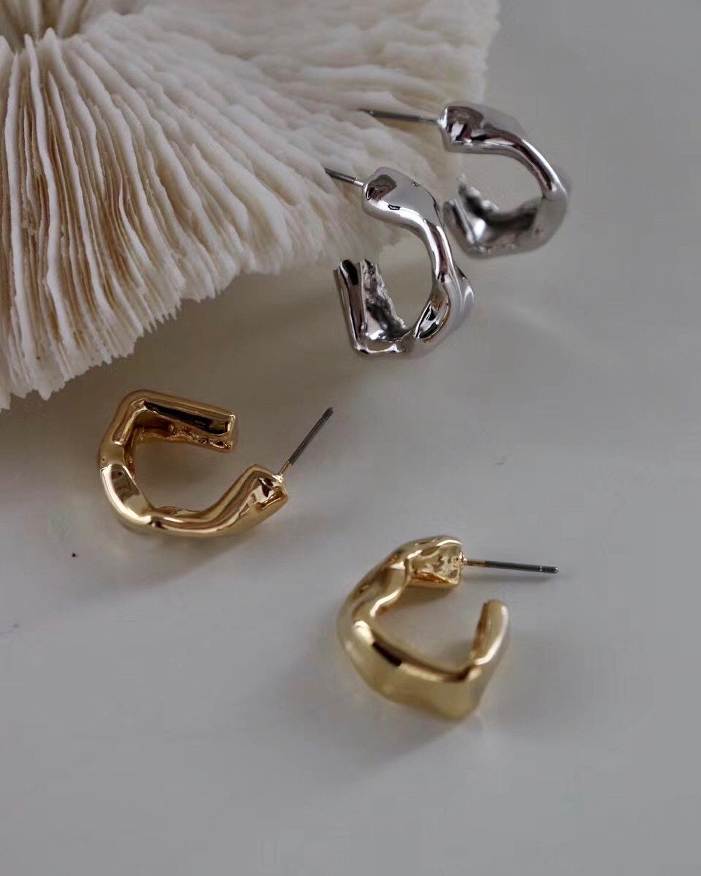 永恆經典。鋼針耳環