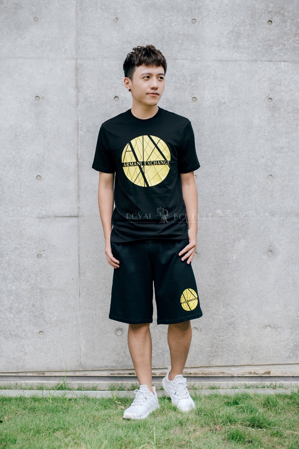 Armani Exchange 圓型不規則圖T