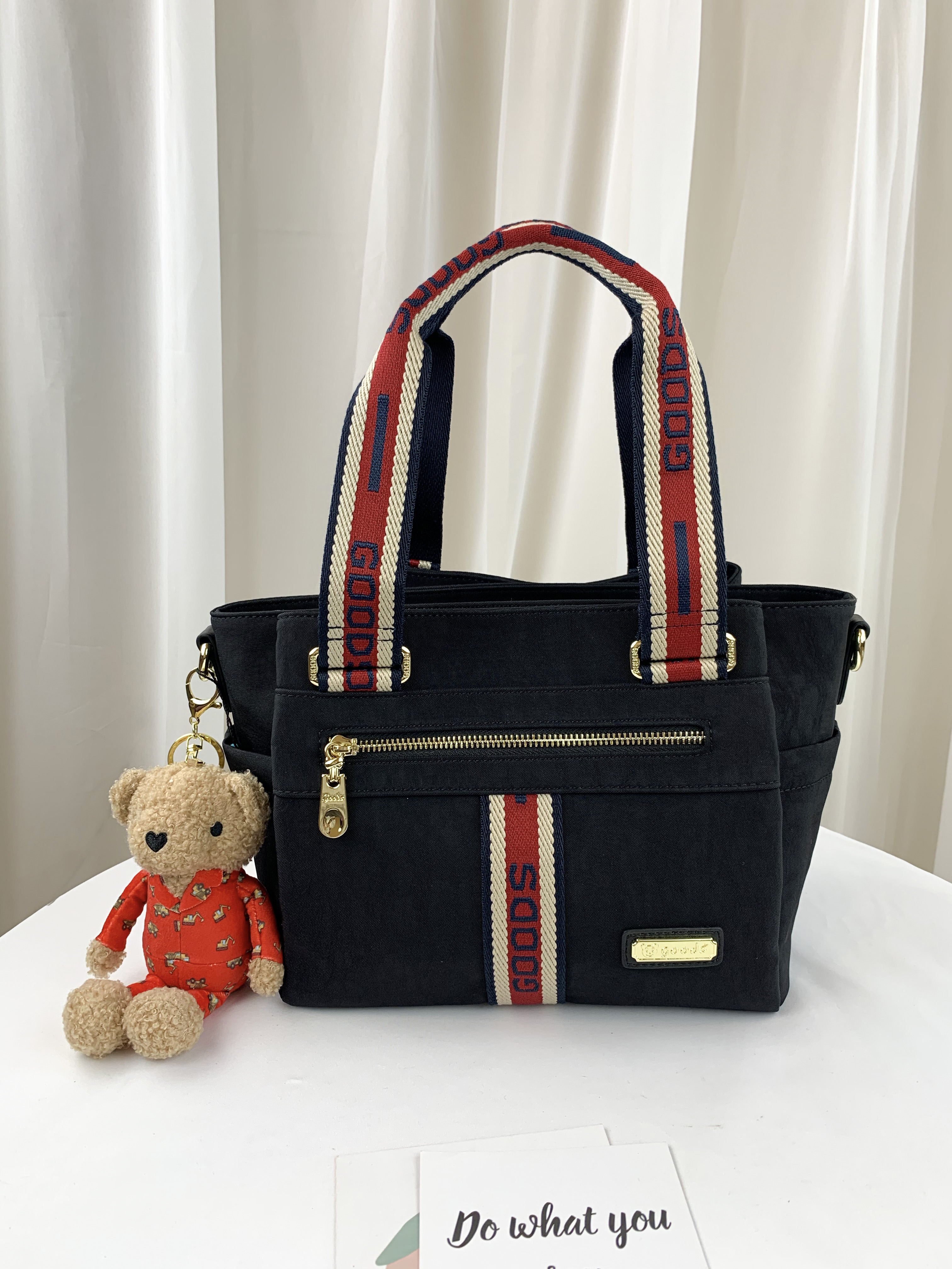 GOODS 織帶黑 水洗紋防潑水手提包 / 側背包 附小熊吊飾 #2733