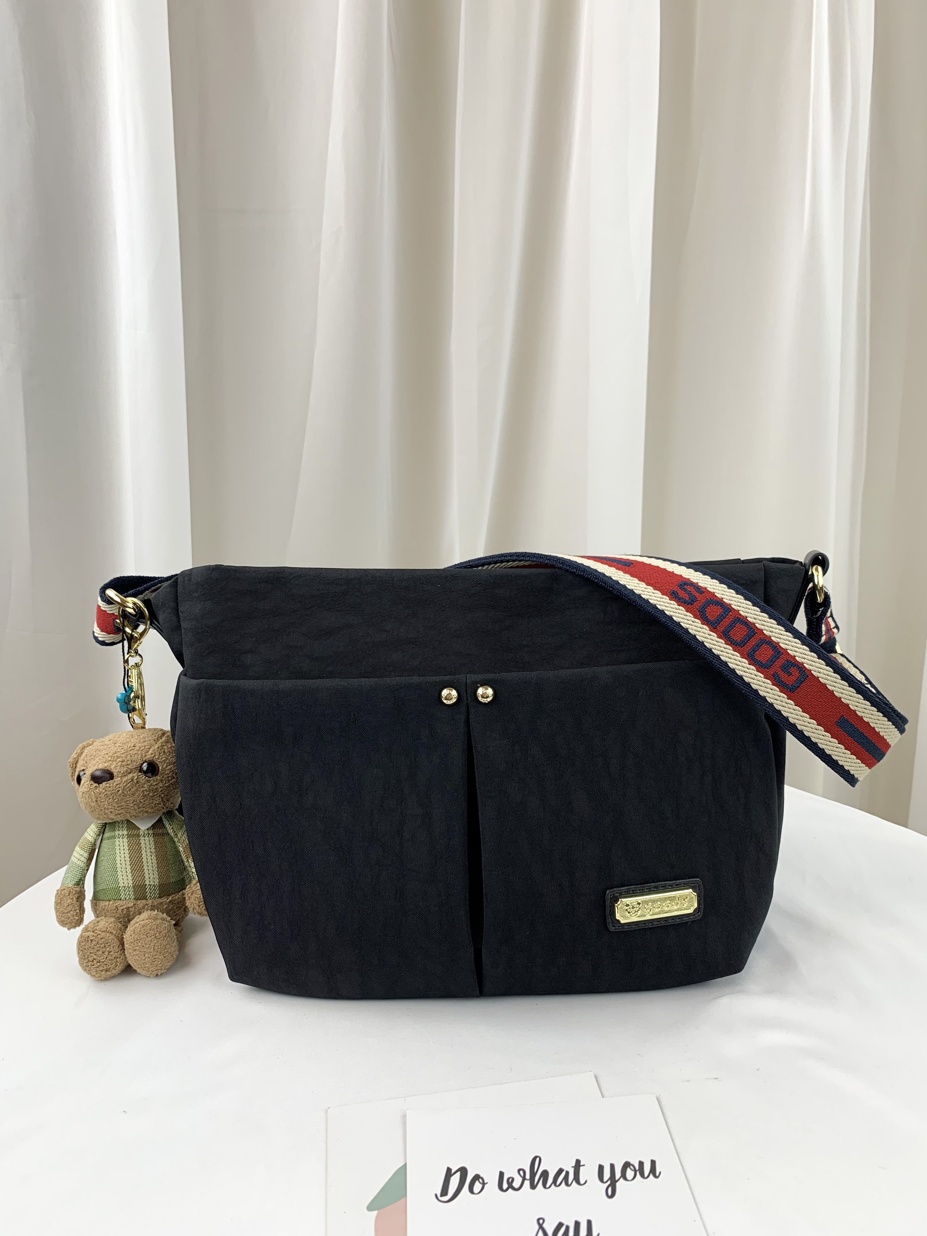 GOODS 織帶黑 水洗紋防潑水側背包 附小熊吊飾 #2740