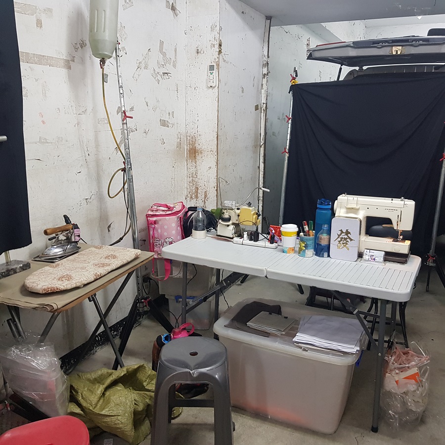 img scr="臨時實體店面".jpeg alt="臨時實體店面"