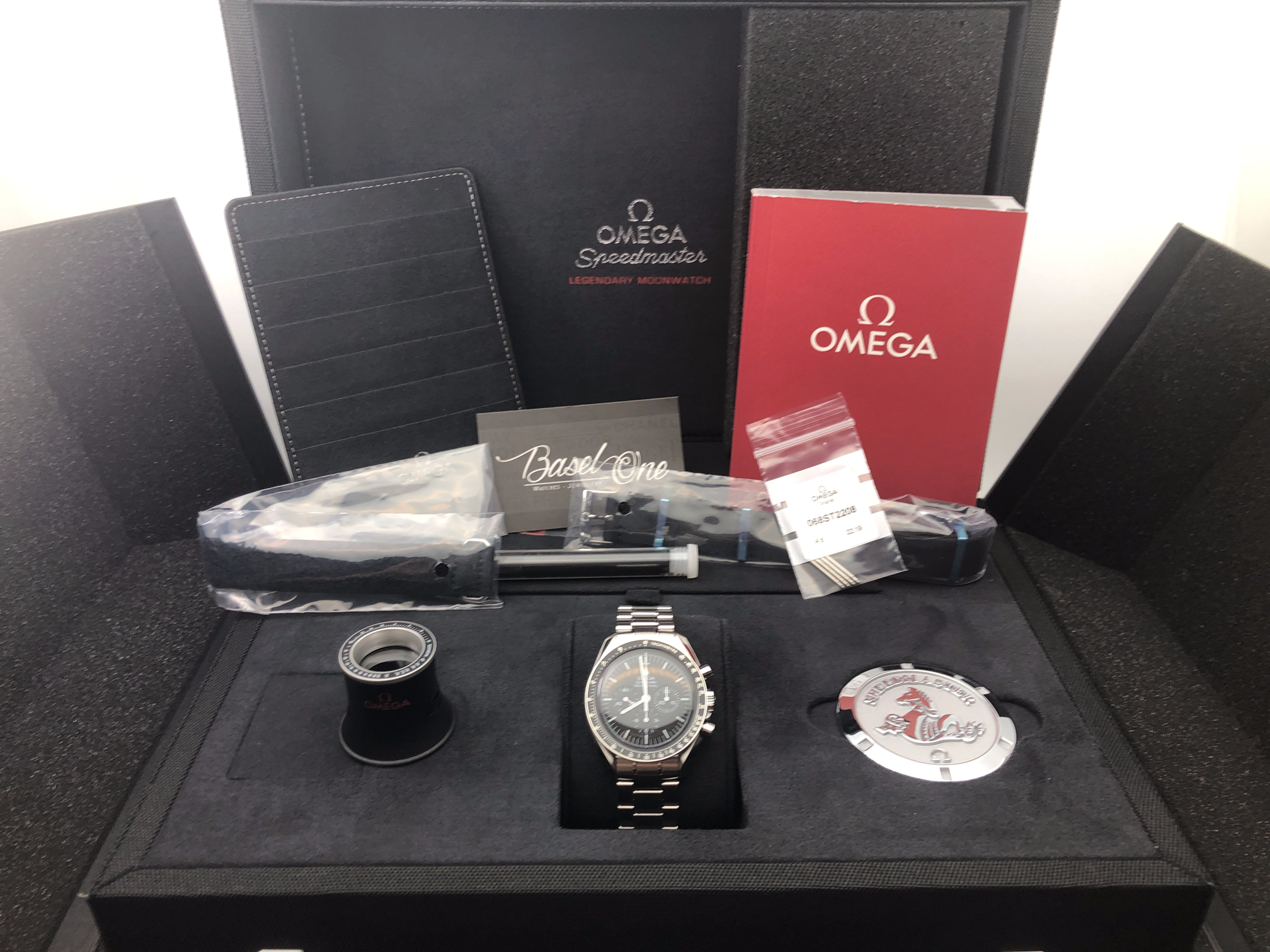 OMEGA speedmaster 311.30.42.30.01.005 