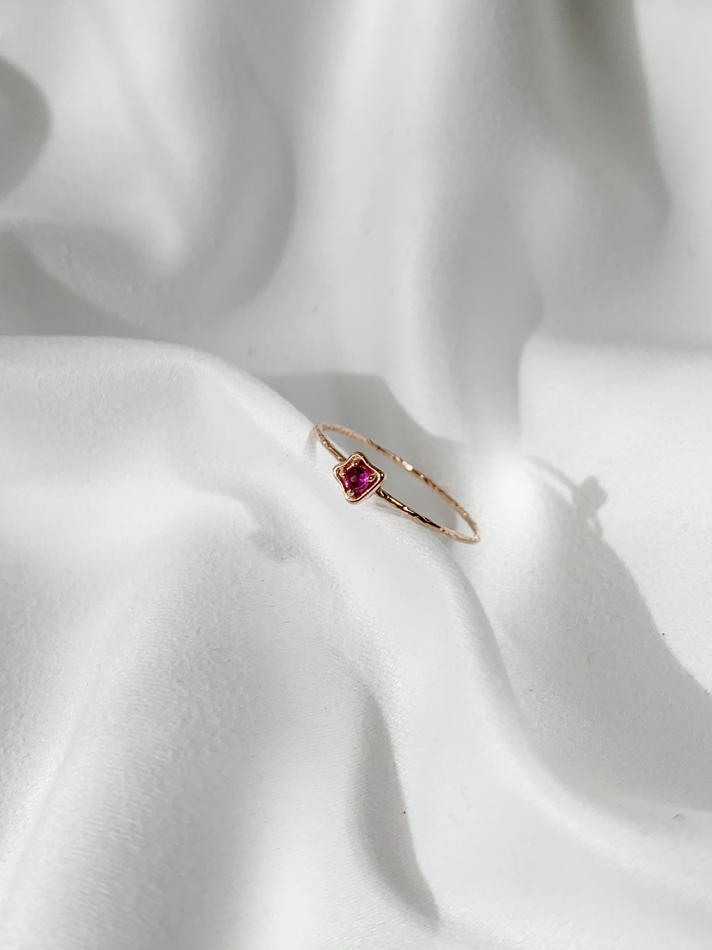 14K不規則小紅寶細戒