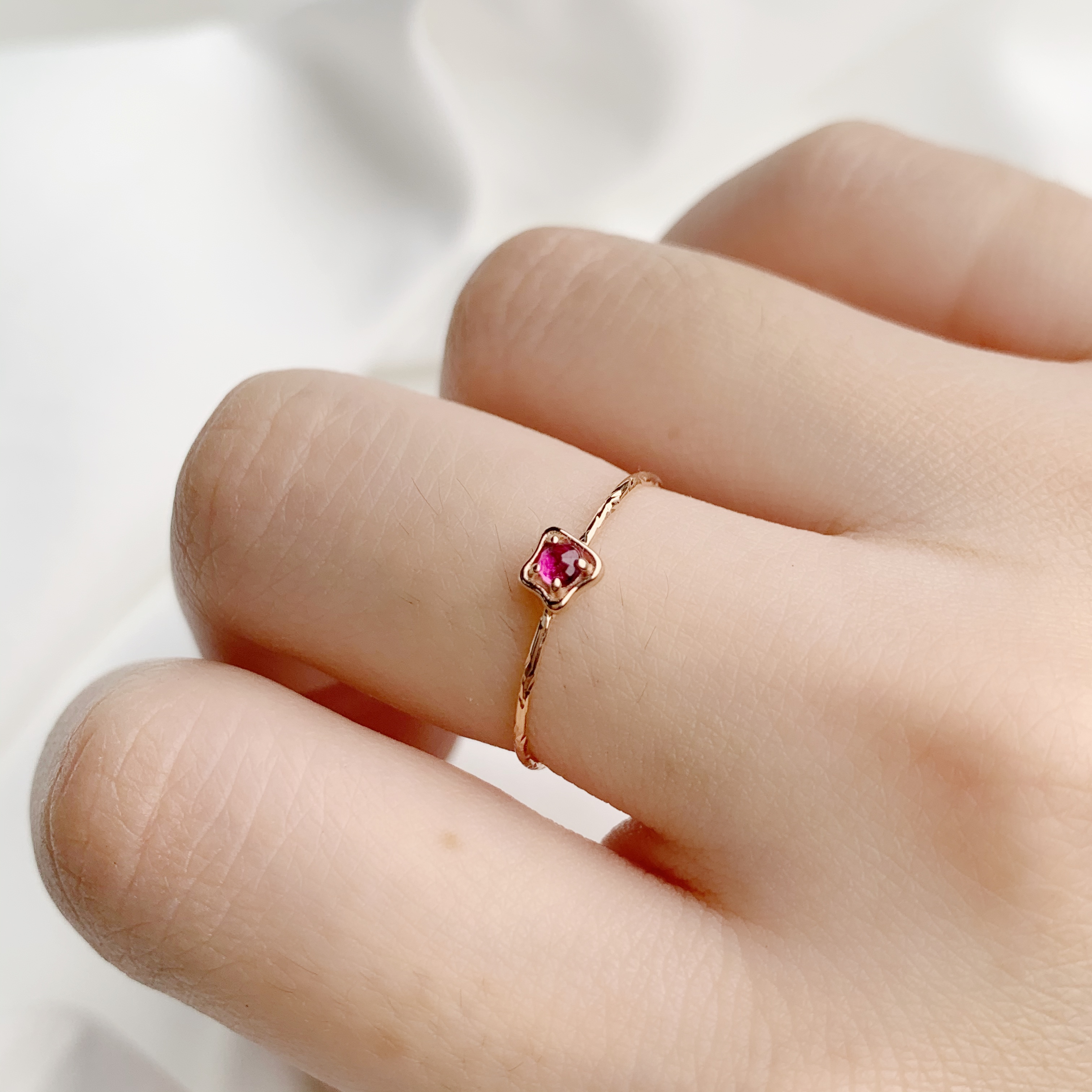 14K不規則小紅寶細戒